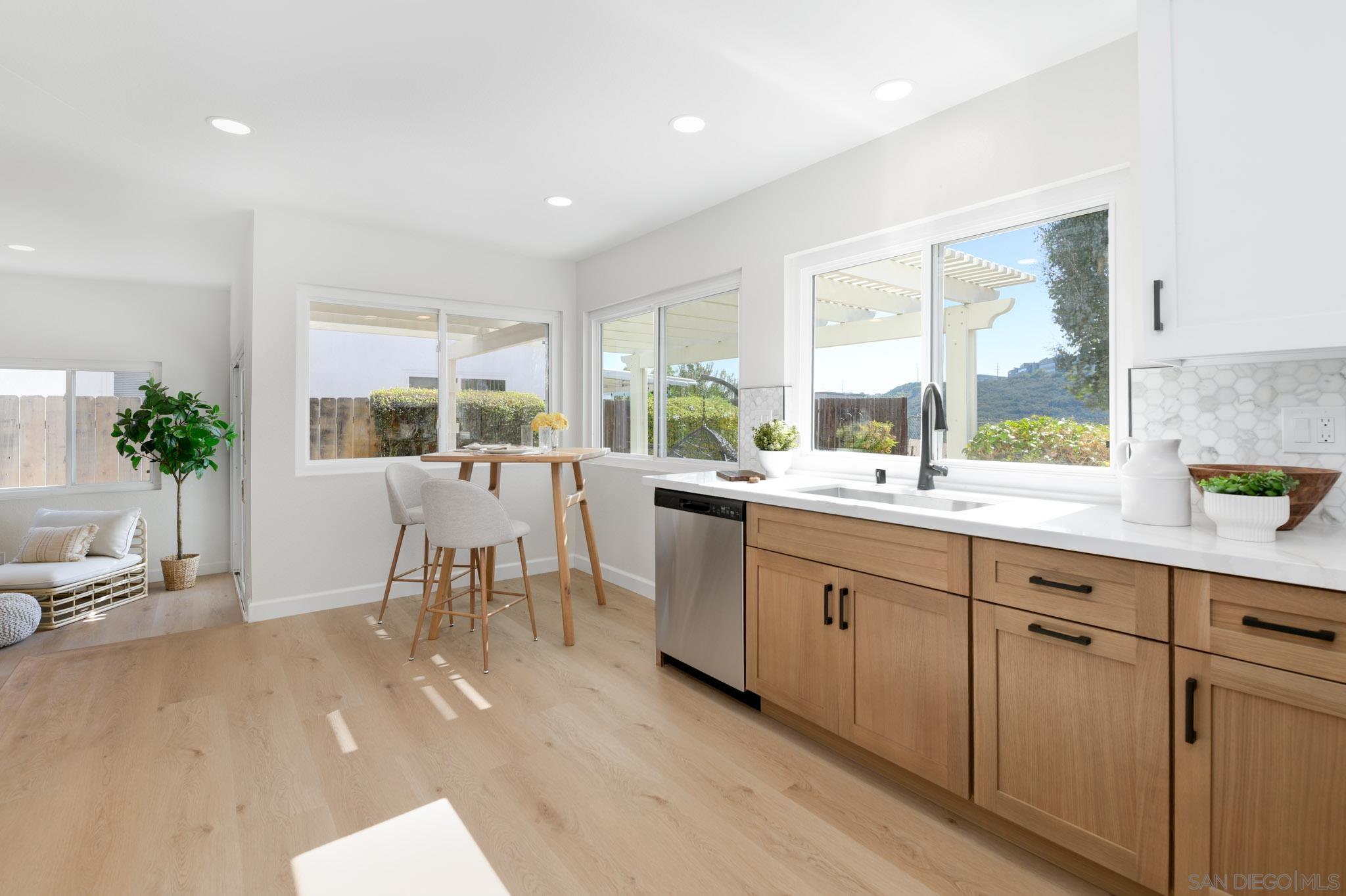 Detail Gallery Image 15 of 33 For 9789  Paseo Montril, San Diego,  CA 92129 - 4 Beds | 2/1 Baths