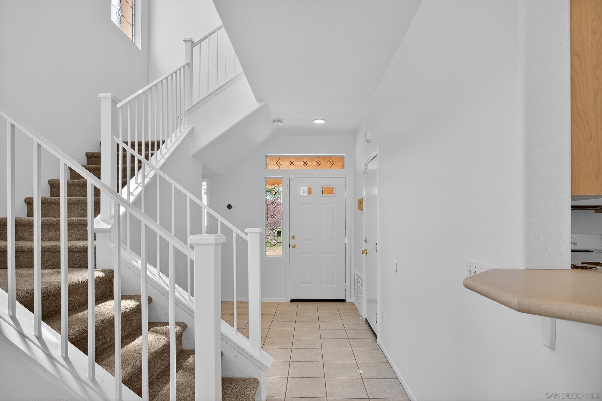 Detail Gallery Image 13 of 38 For 3097 W Canyon Ave., San Diego,  CA 92123 - 3 Beds | 2/1 Baths