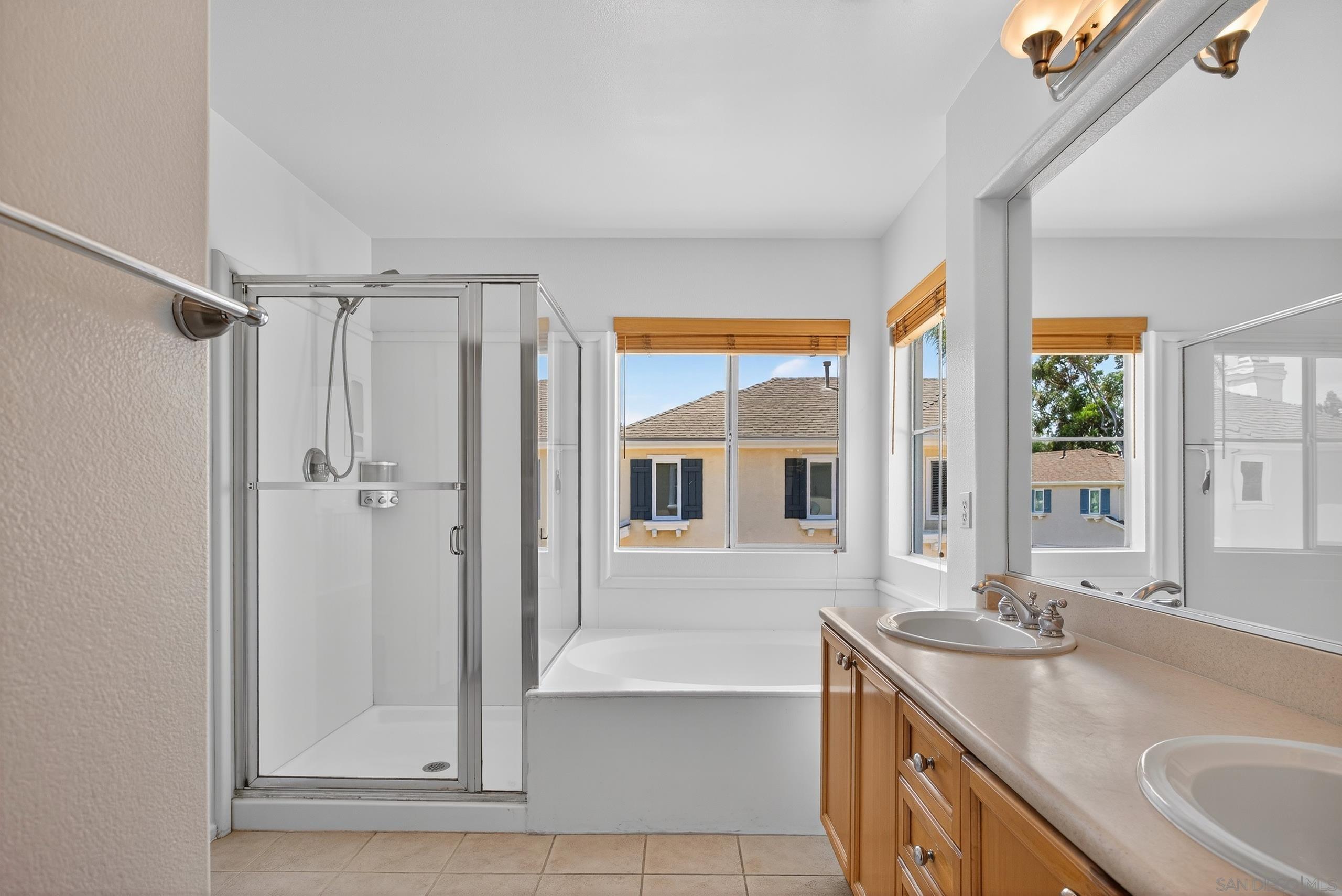 Detail Gallery Image 17 of 38 For 3097 W Canyon Ave., San Diego,  CA 92123 - 3 Beds | 2/1 Baths