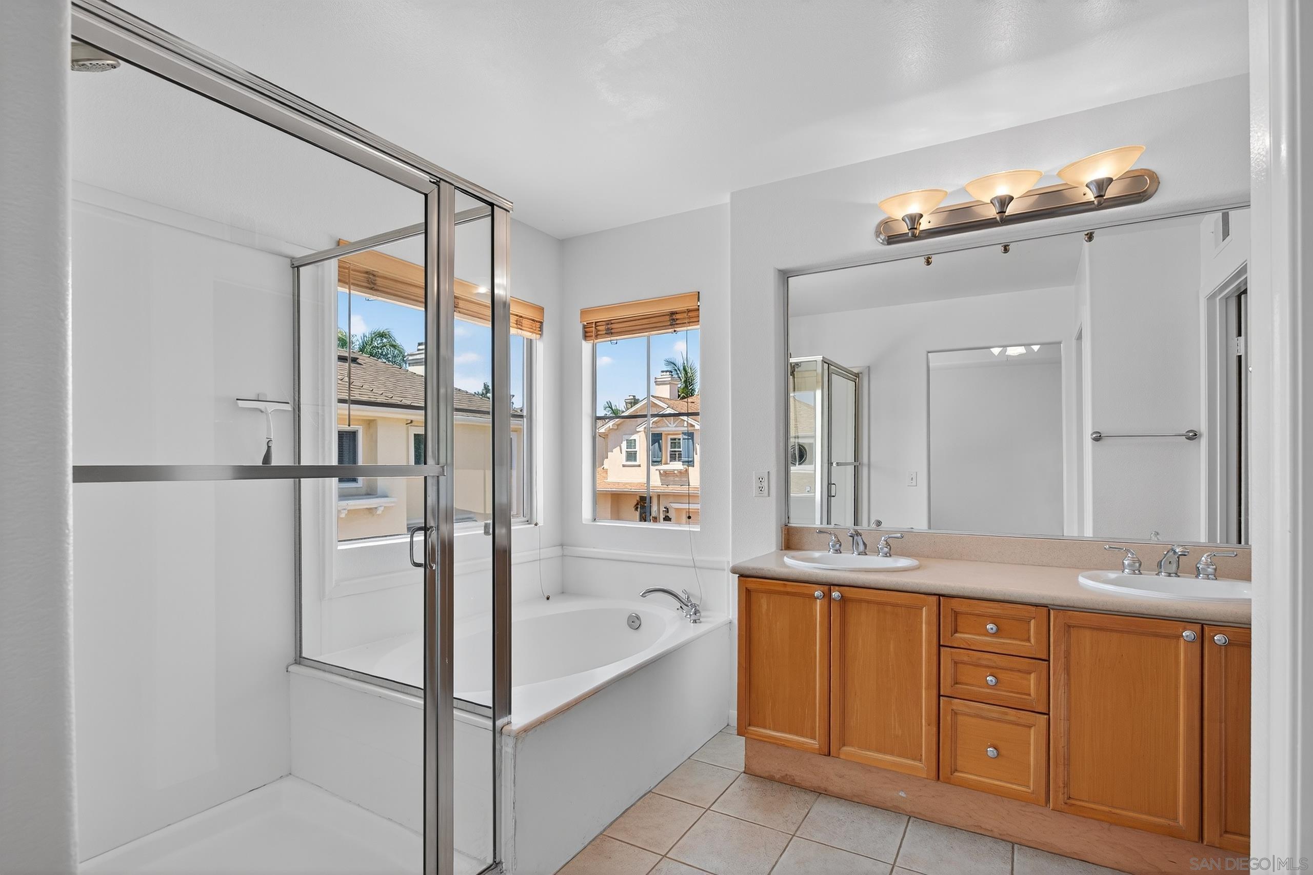 Detail Gallery Image 18 of 38 For 3097 W Canyon Ave., San Diego,  CA 92123 - 3 Beds | 2/1 Baths