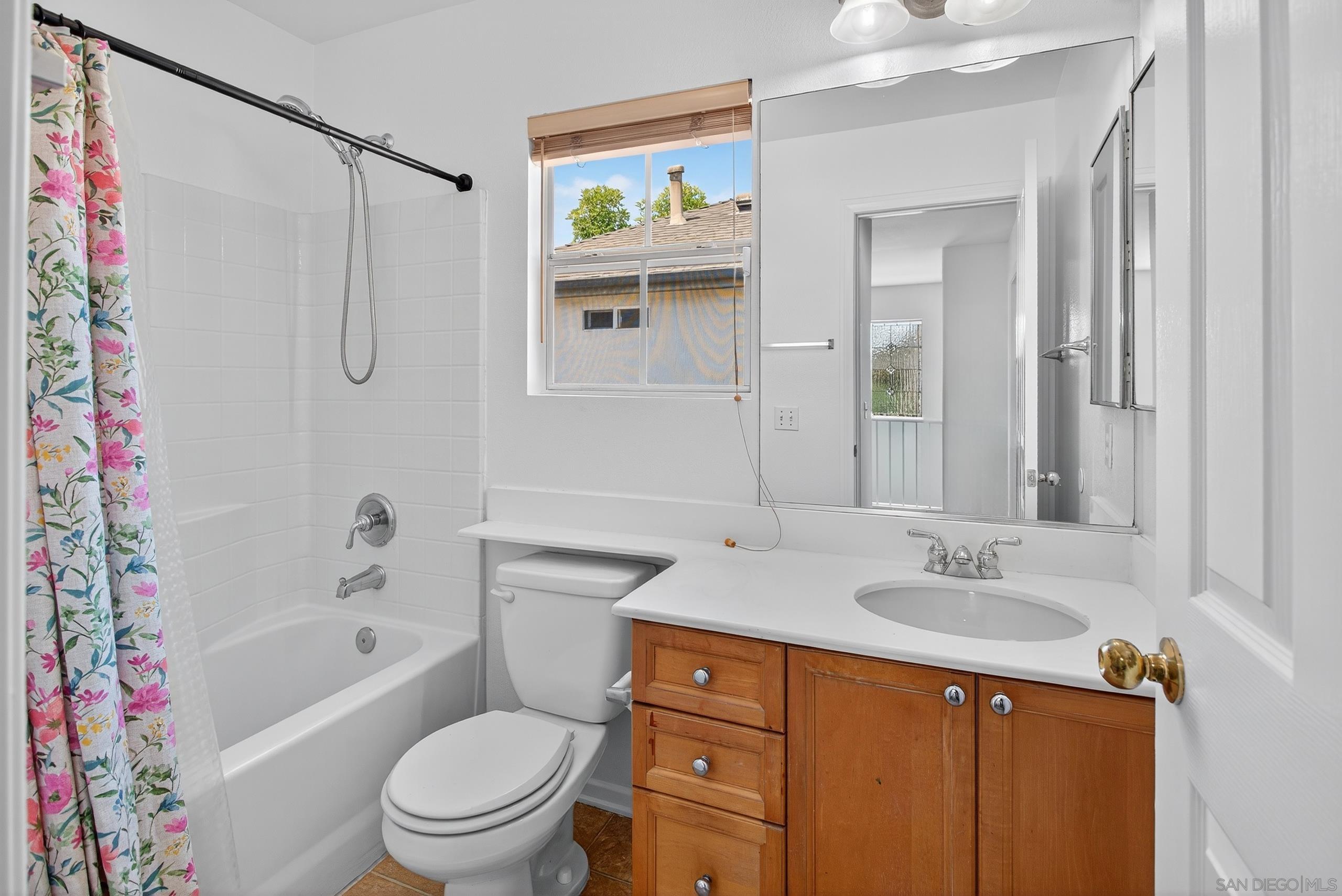 Detail Gallery Image 25 of 38 For 3097 W Canyon Ave., San Diego,  CA 92123 - 3 Beds | 2/1 Baths