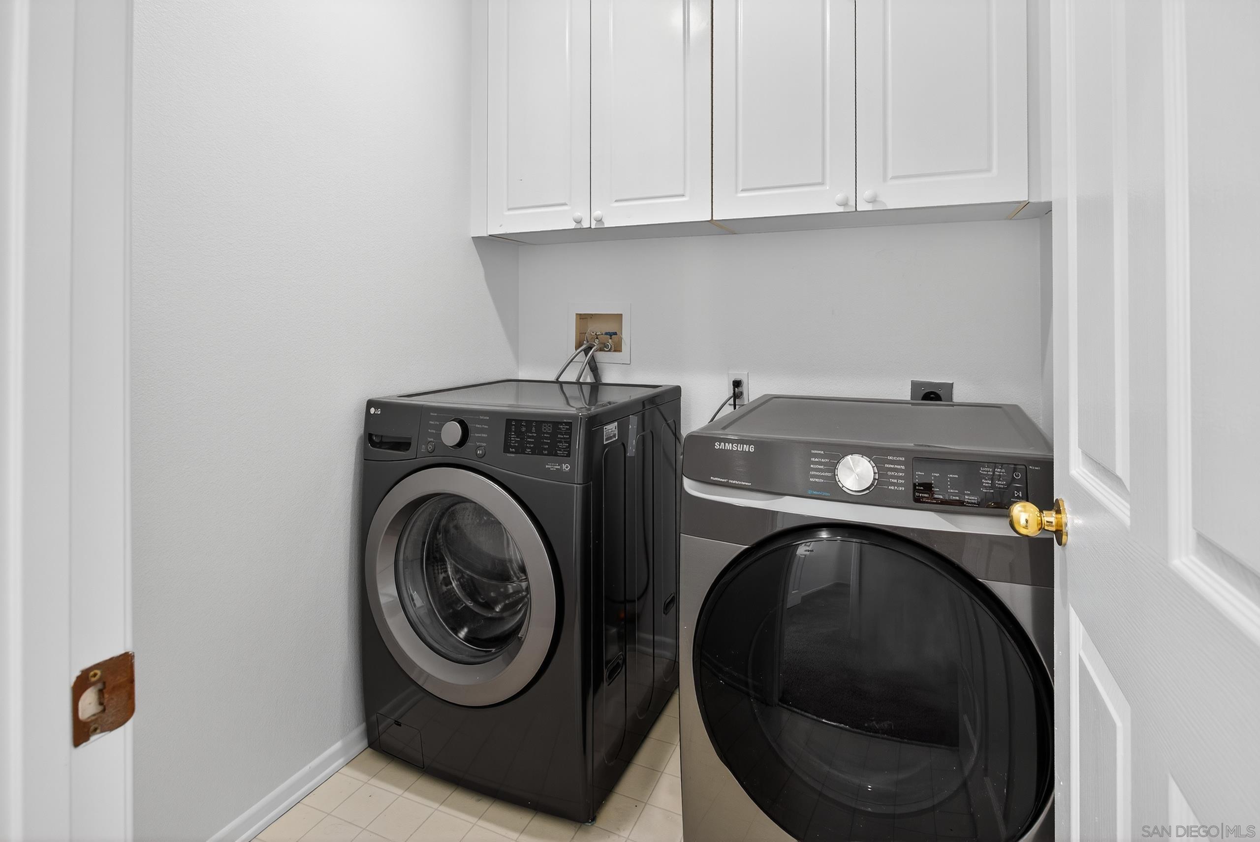 Detail Gallery Image 26 of 38 For 3097 W Canyon Ave., San Diego,  CA 92123 - 3 Beds | 2/1 Baths