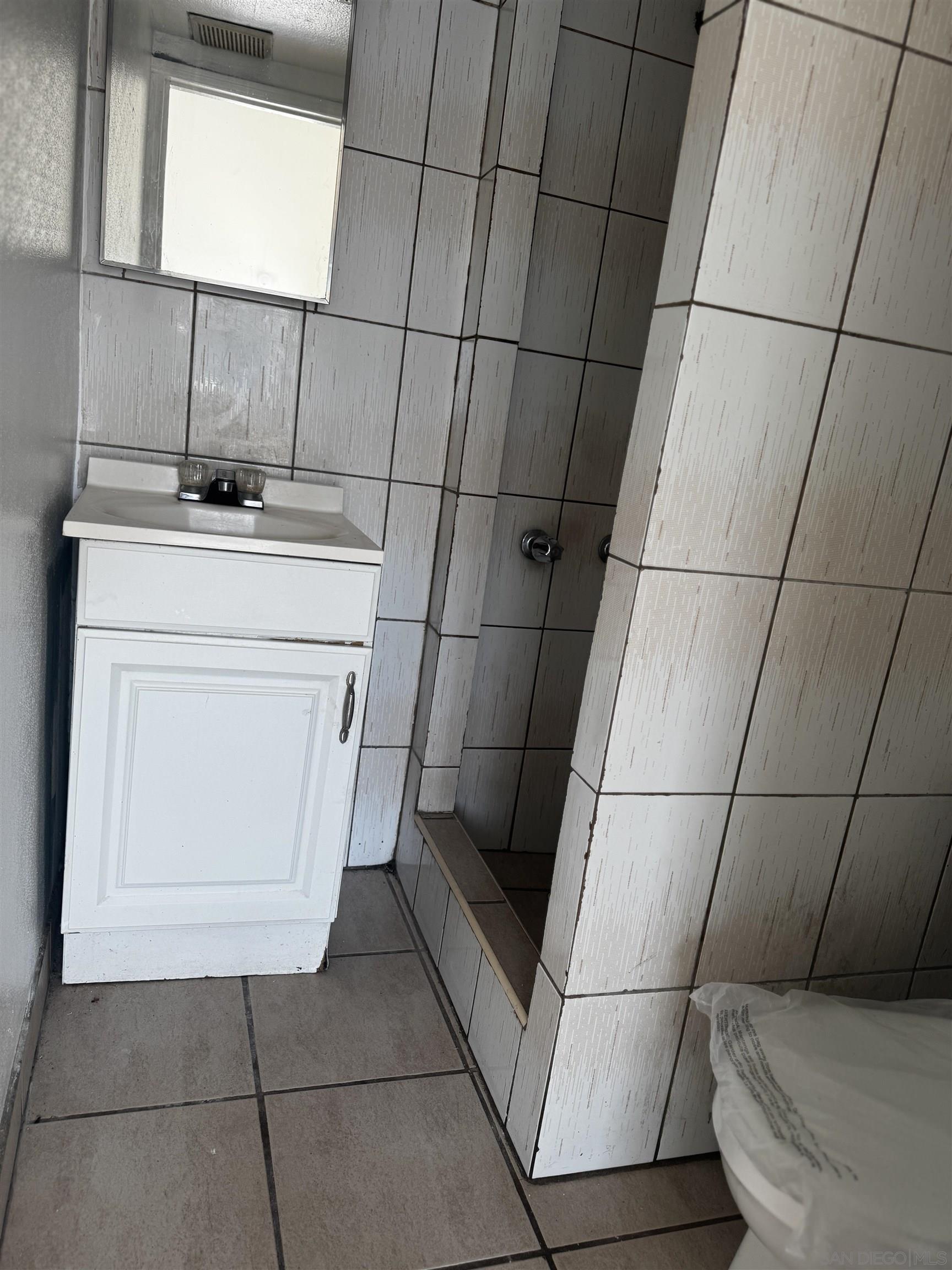 Detail Gallery Image 18 of 23 For 2980  K St, San Diego,  CA 92102 - – Beds | – Baths