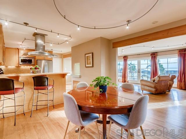 Detail Gallery Image 4 of 15 For 1114  Skylark, La Jolla,  CA 92037 - 4 Beds | 2 Baths