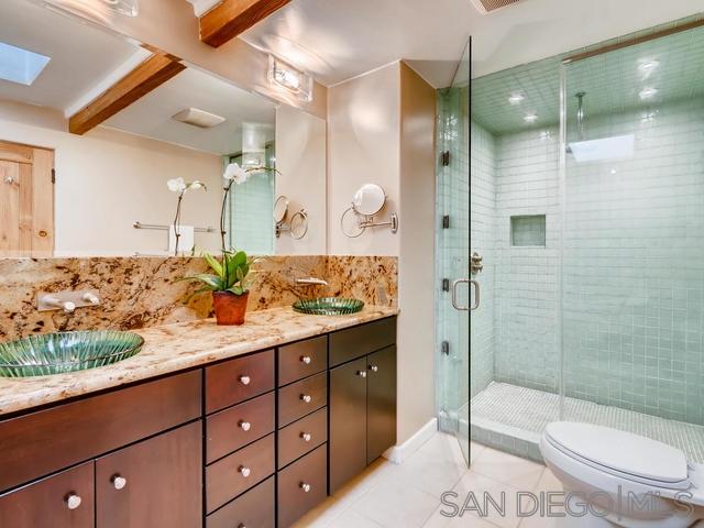 Detail Gallery Image 6 of 15 For 1114  Skylark, La Jolla,  CA 92037 - 4 Beds | 2 Baths