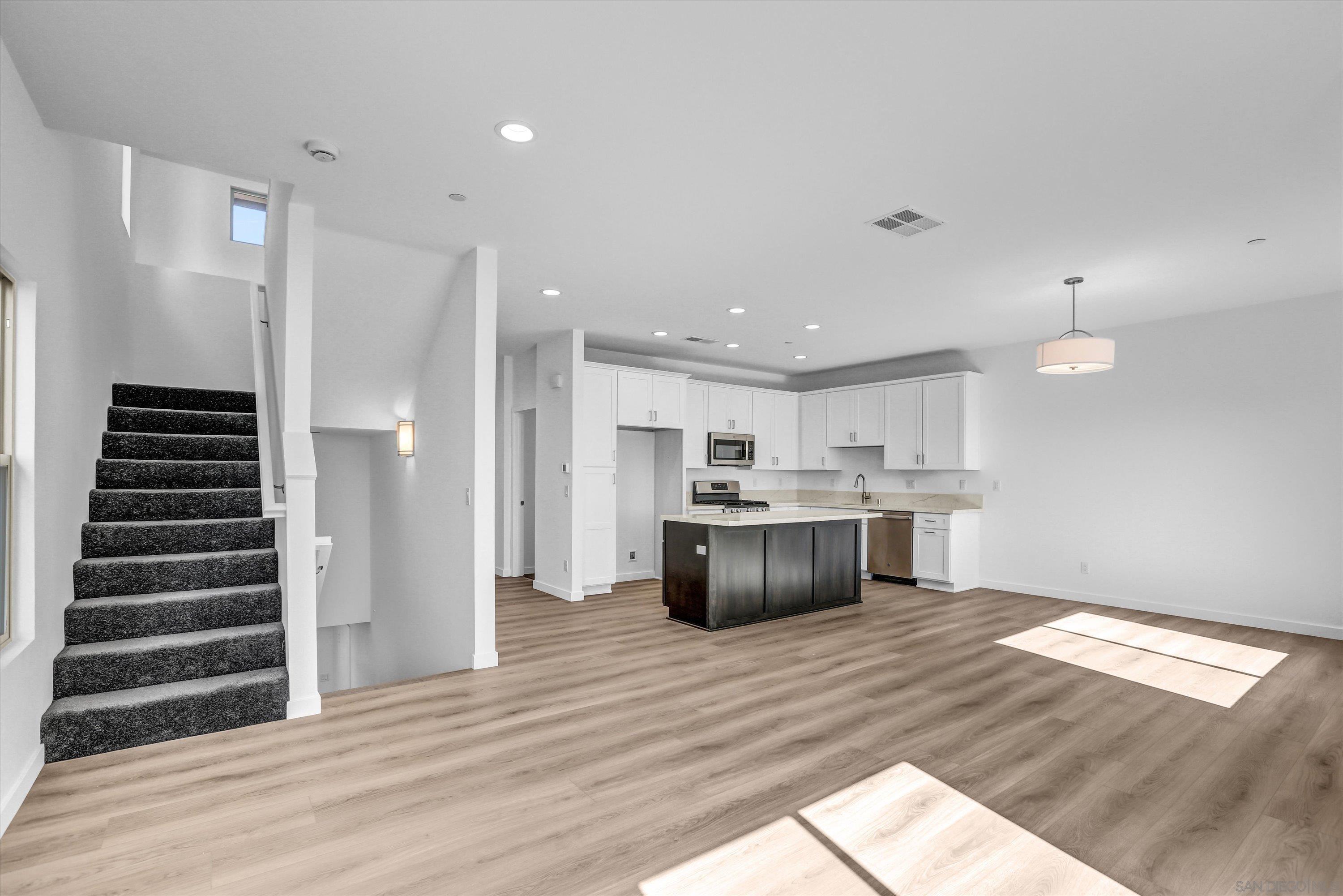 Detail Gallery Image 8 of 38 For 8539  Vista Azul Pl, Lemon Grove,  CA 91945 - 3 Beds | 2/1 Baths