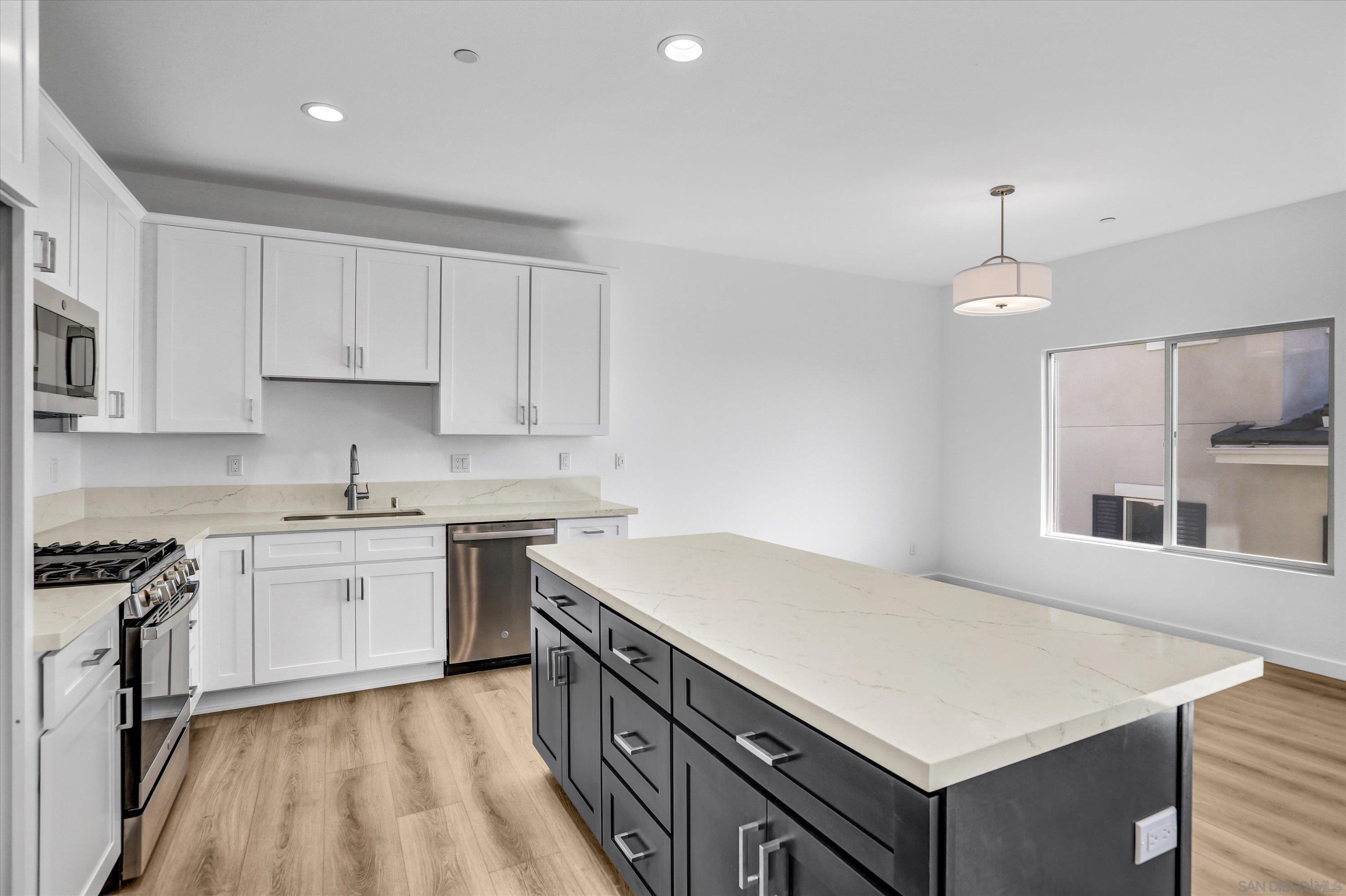 Detail Gallery Image 10 of 38 For 8539  Vista Azul Pl, Lemon Grove,  CA 91945 - 3 Beds | 2/1 Baths