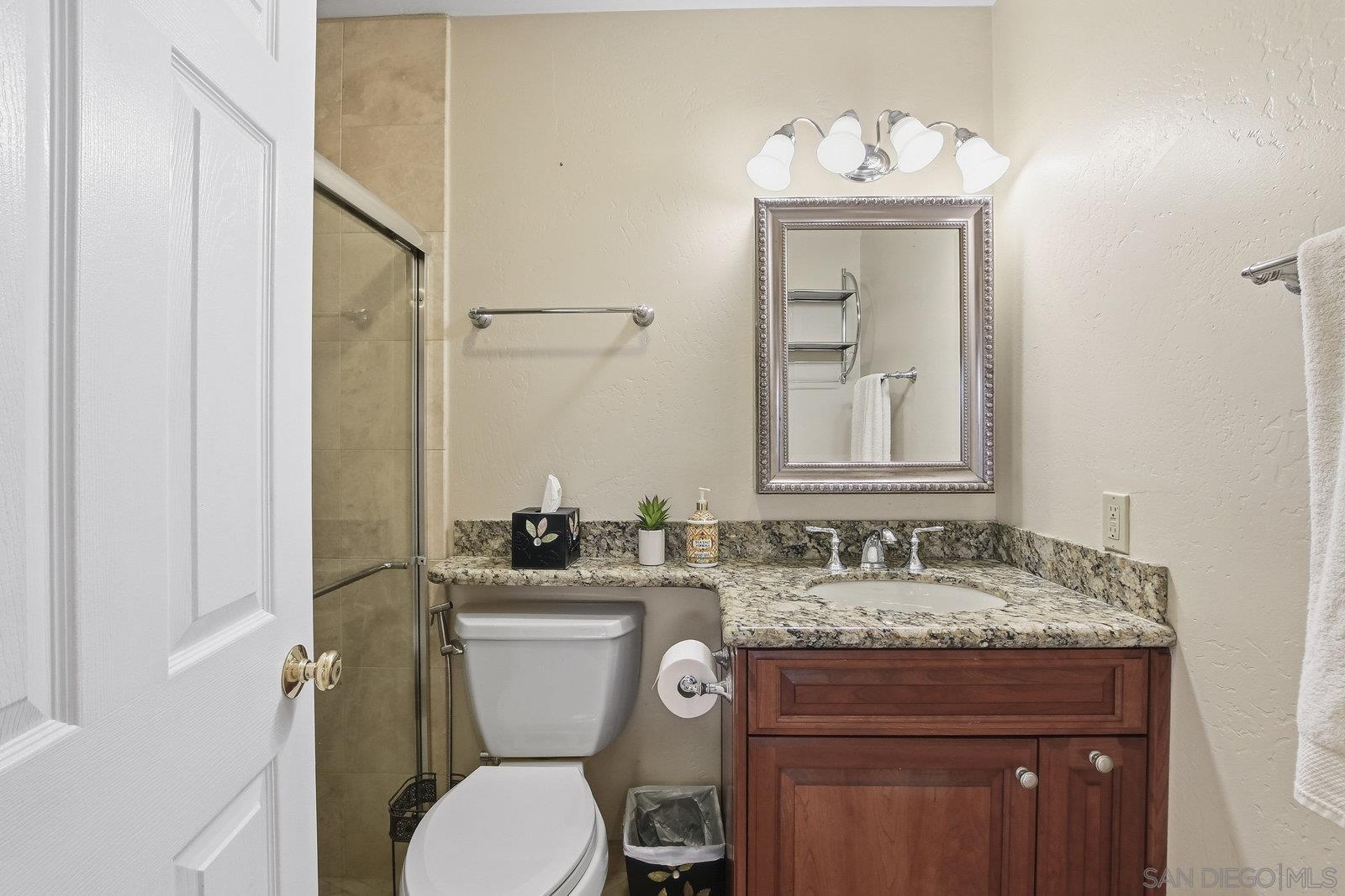 Detail Gallery Image 20 of 41 For 10840  New Salem Pt, San Diego,  CA 92126 - 5 Beds | 3 Baths