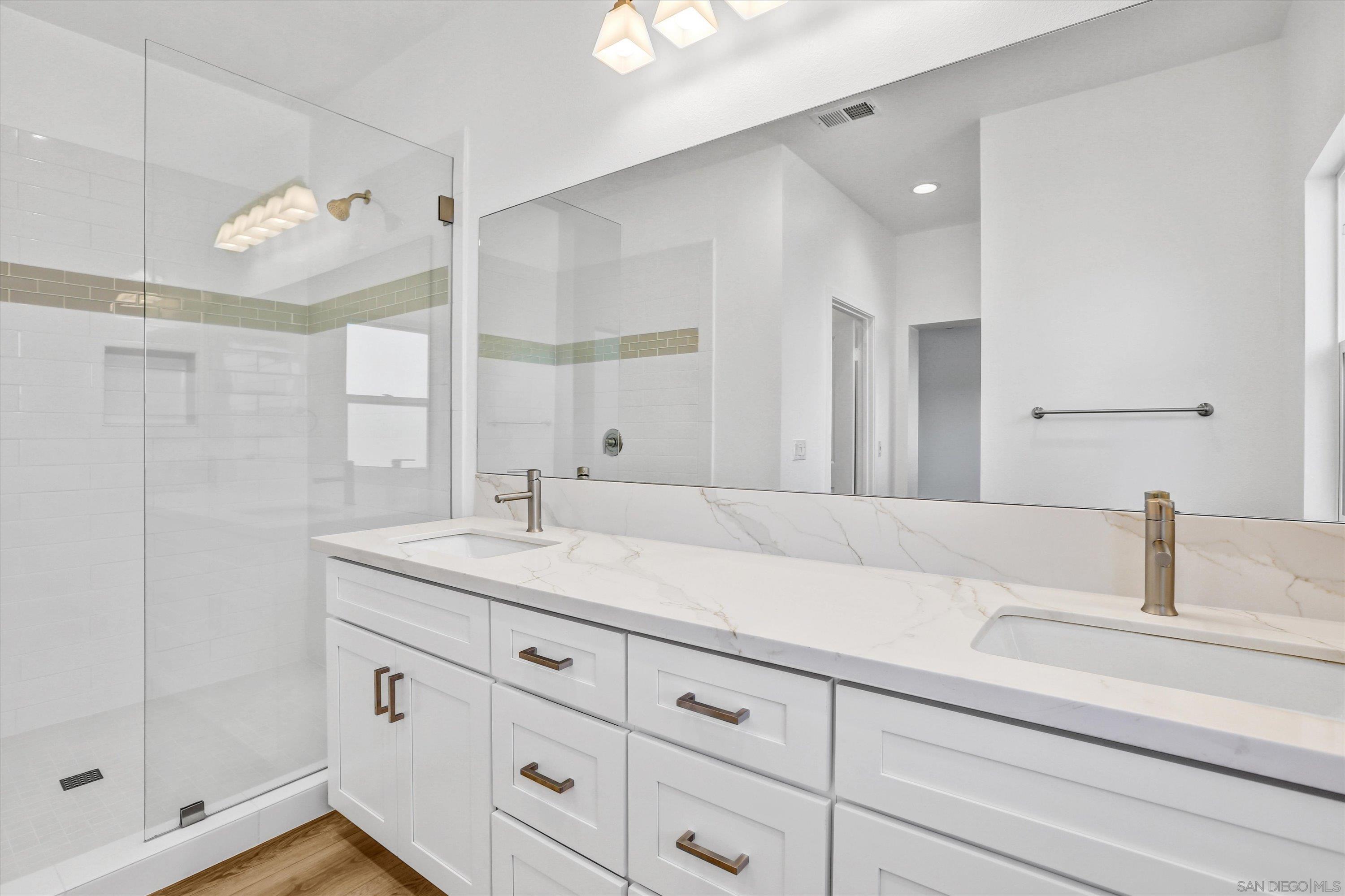 Detail Gallery Image 11 of 33 For 8540  Vista Azul Pl, Lemon Grove,  CA 91945 - 4 Beds | 4 Baths