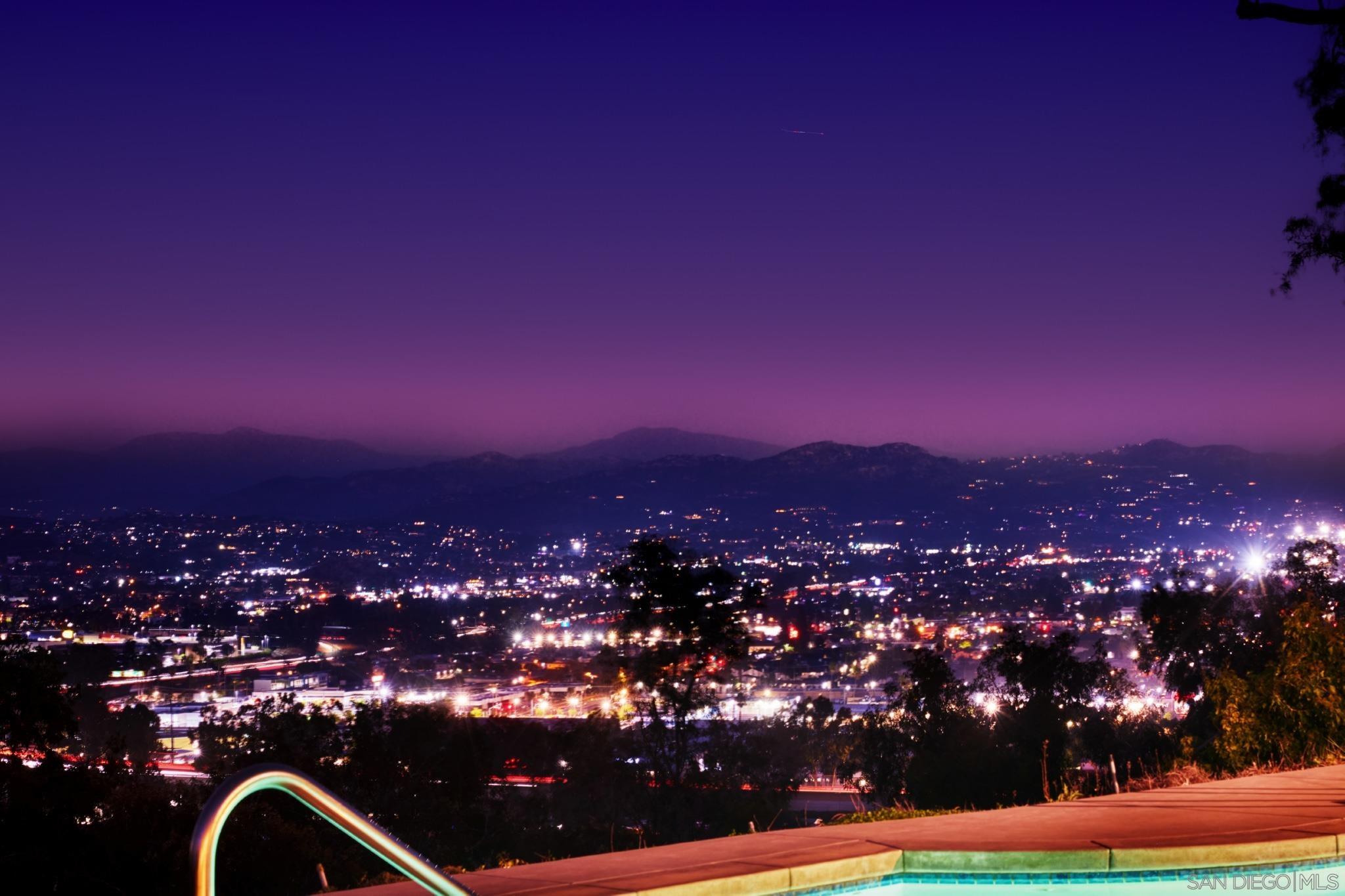 Detail Gallery Image 2 of 25 For 1498  Berenda Place, El Cajon,  CA 92020 - 4 Beds | 3 Baths