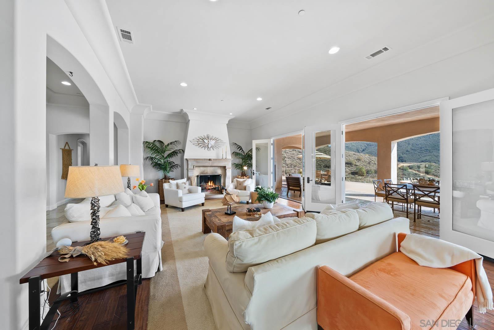 Detail Gallery Image 12 of 40 For 2247  Margarita Glen, Fallbrook,  CA 92028 - 3 Beds | 3/1 Baths