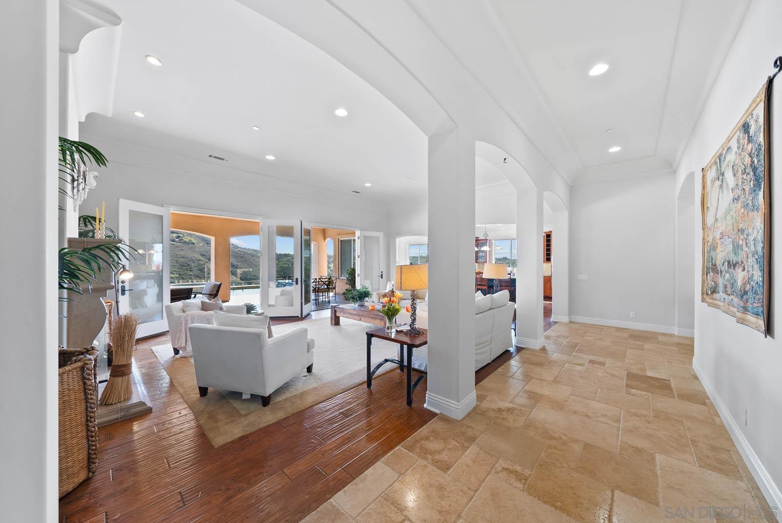 Detail Gallery Image 14 of 40 For 2247  Margarita Glen, Fallbrook,  CA 92028 - 3 Beds | 3/1 Baths