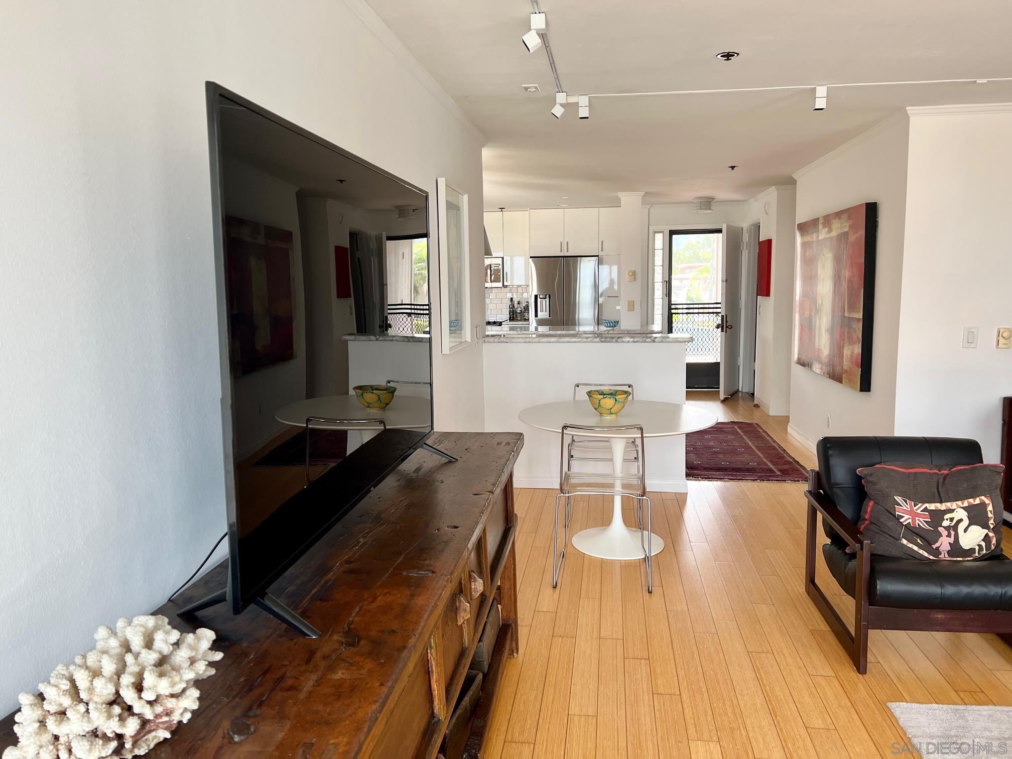 Detail Gallery Image 9 of 27 For 8263  Camino Del Oro  279, La Jolla,  CA 92037 - 3 Beds | 2 Baths