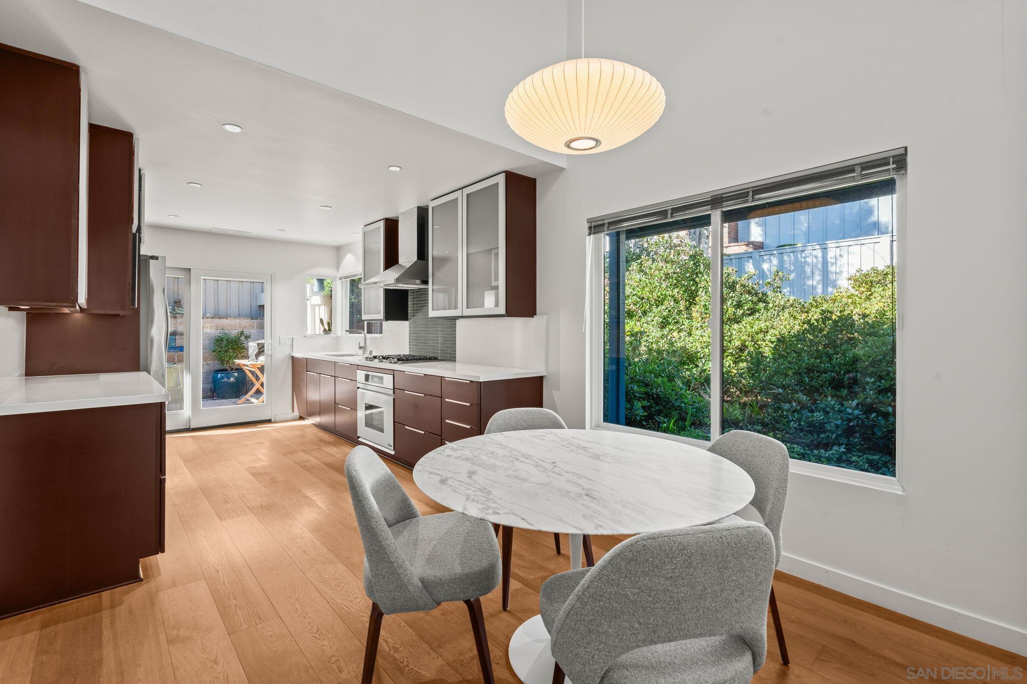 Detail Gallery Image 11 of 38 For 8222  Caminito Modena, La Jolla,  CA 92037 - 2 Beds | 2 Baths