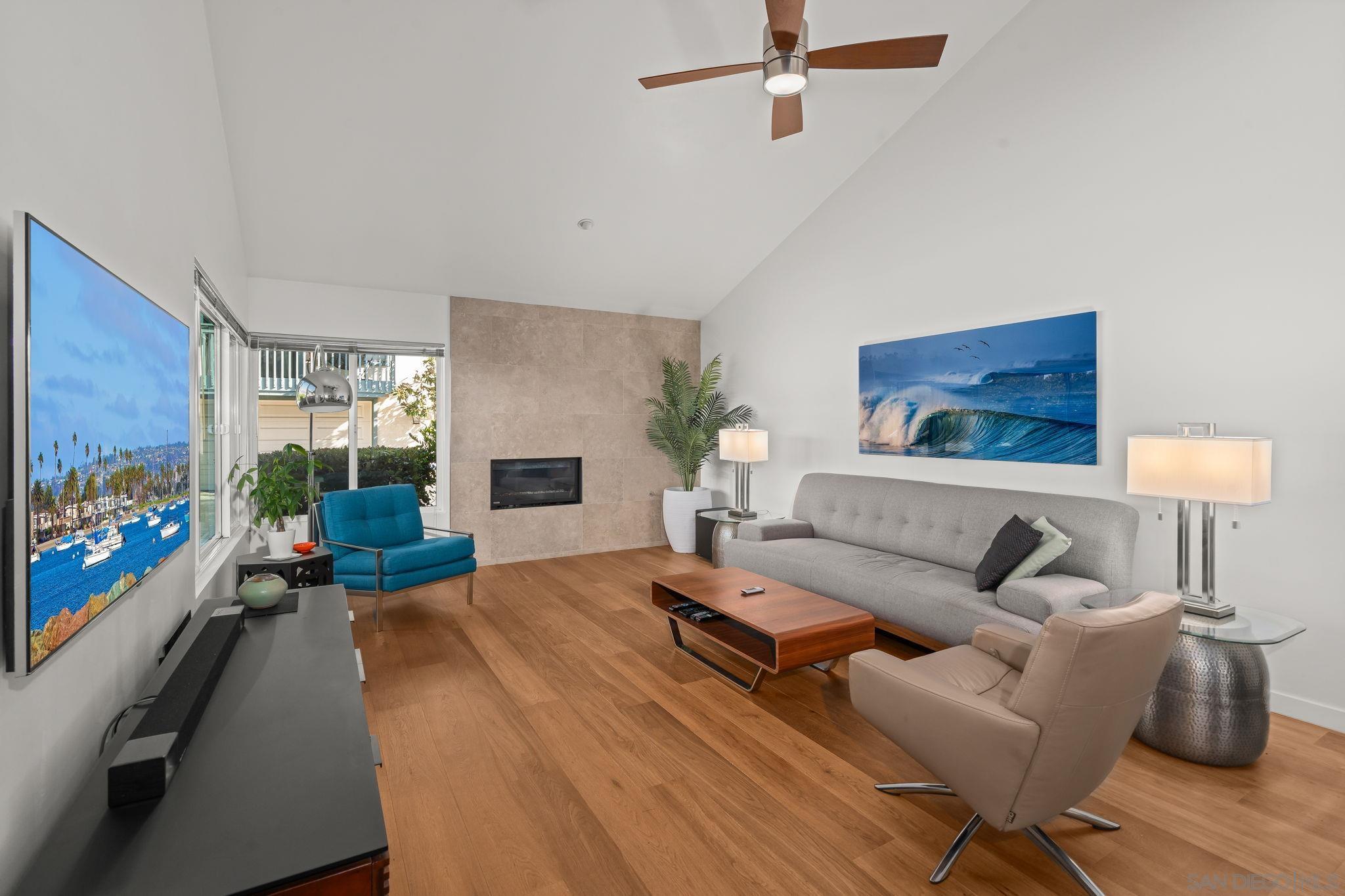 Detail Gallery Image 6 of 38 For 8222  Caminito Modena, La Jolla,  CA 92037 - 2 Beds | 2 Baths