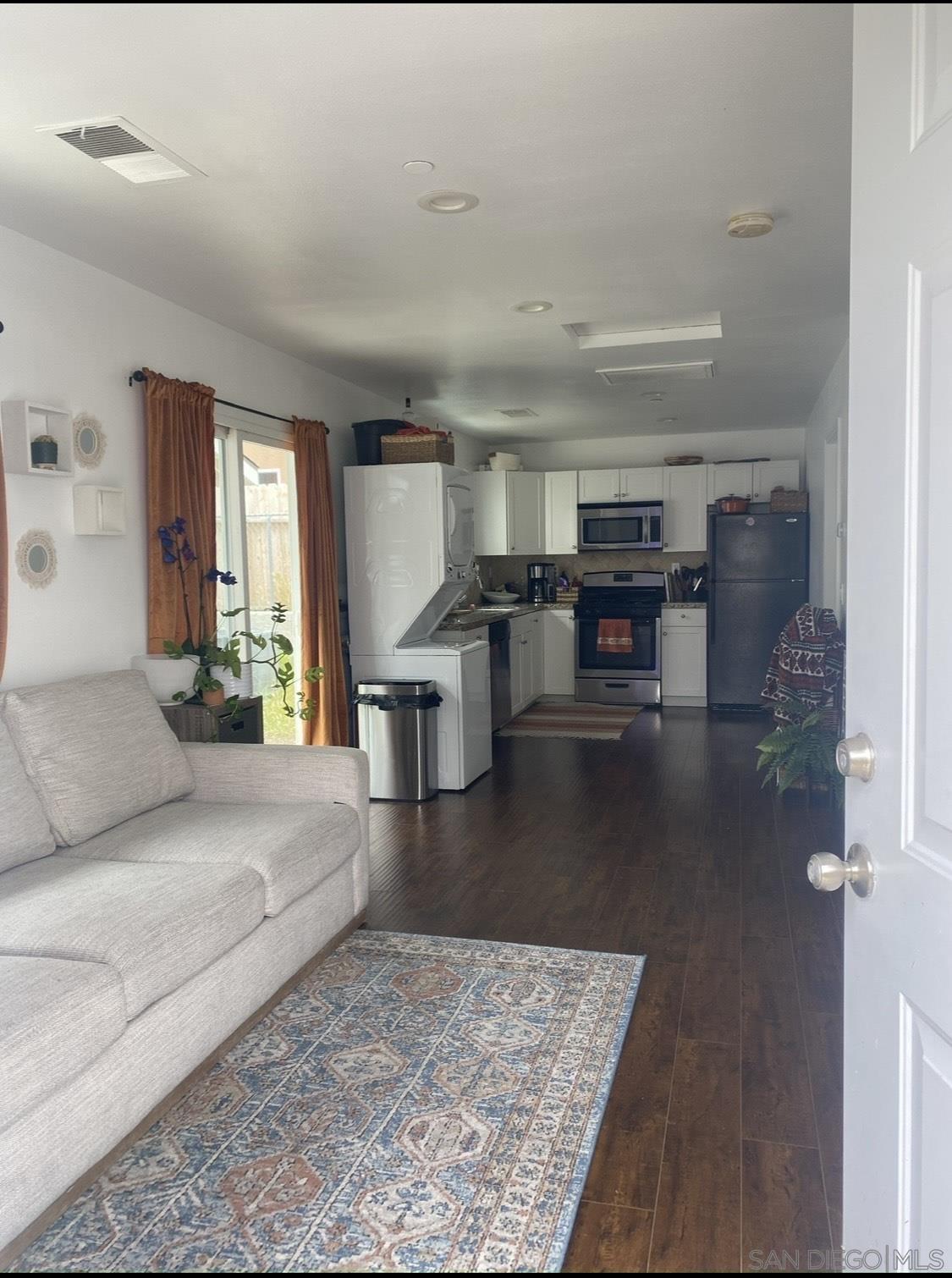 Front Image Thumbnail for SD250042831