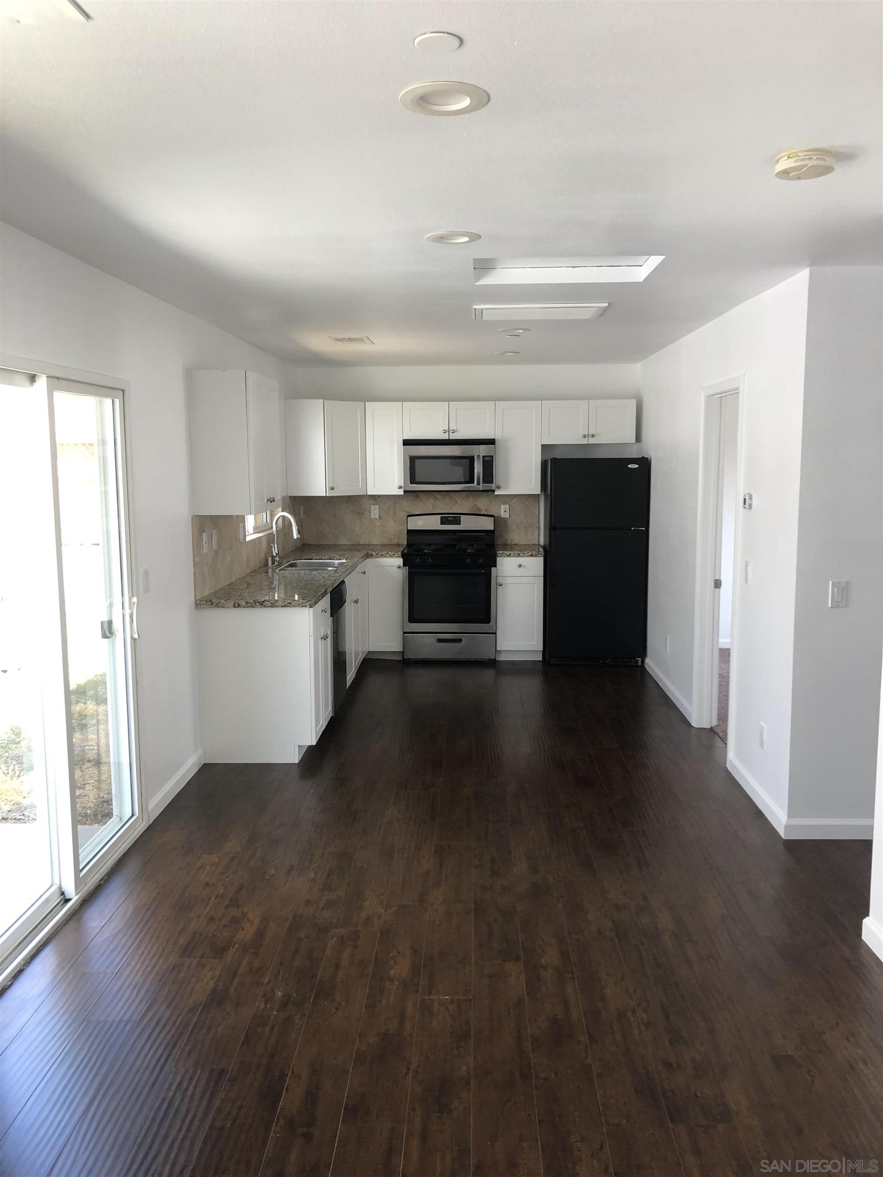 Detail Gallery Image 2 of 8 For 1623  Drexel Dr, Lemon Grove,  CA 91945 - 2 Beds | 1 Baths