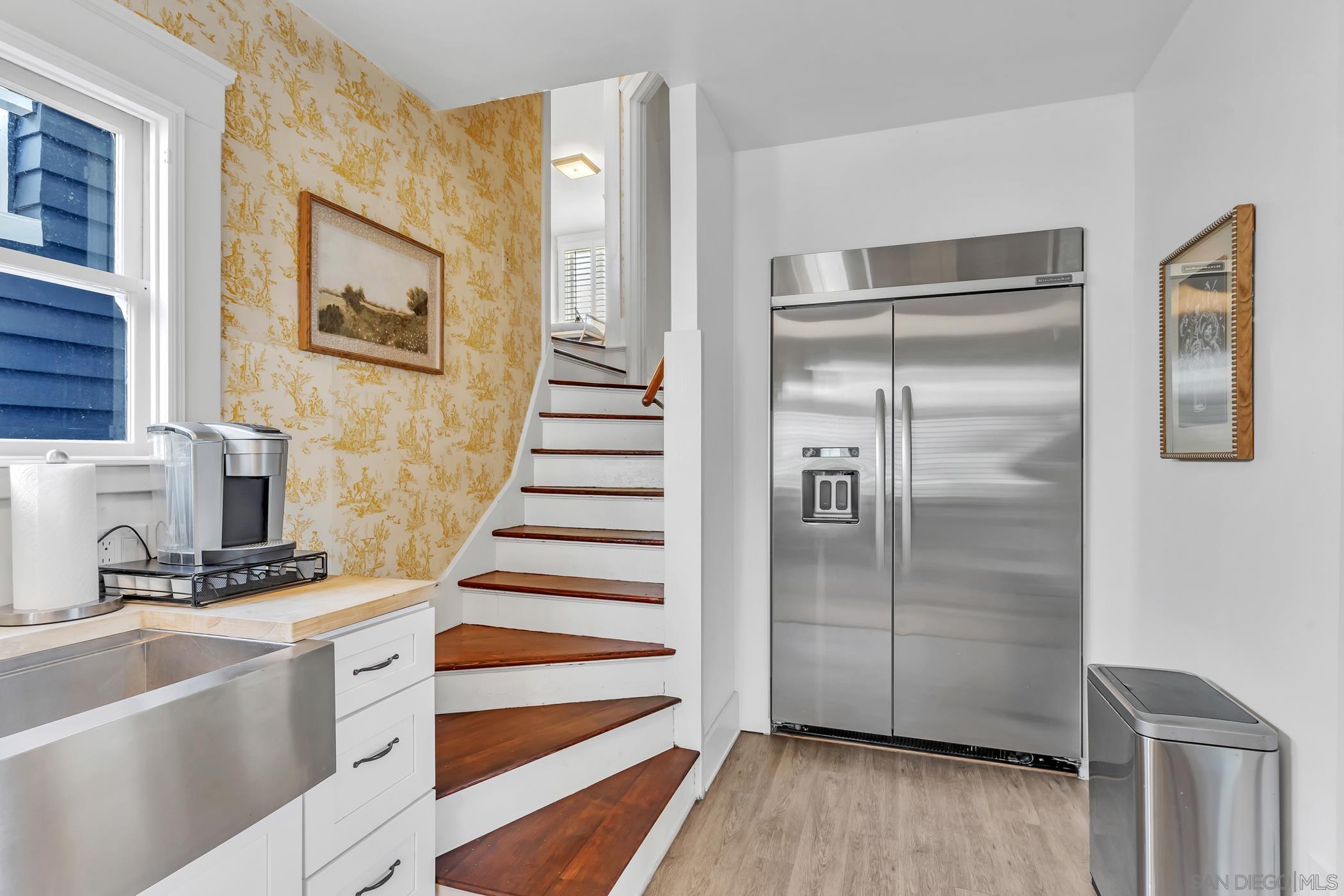 Detail Gallery Image 11 of 38 For 1405  10th Street, Coronado,  CA 92118 - 4 Beds | 3/1 Baths