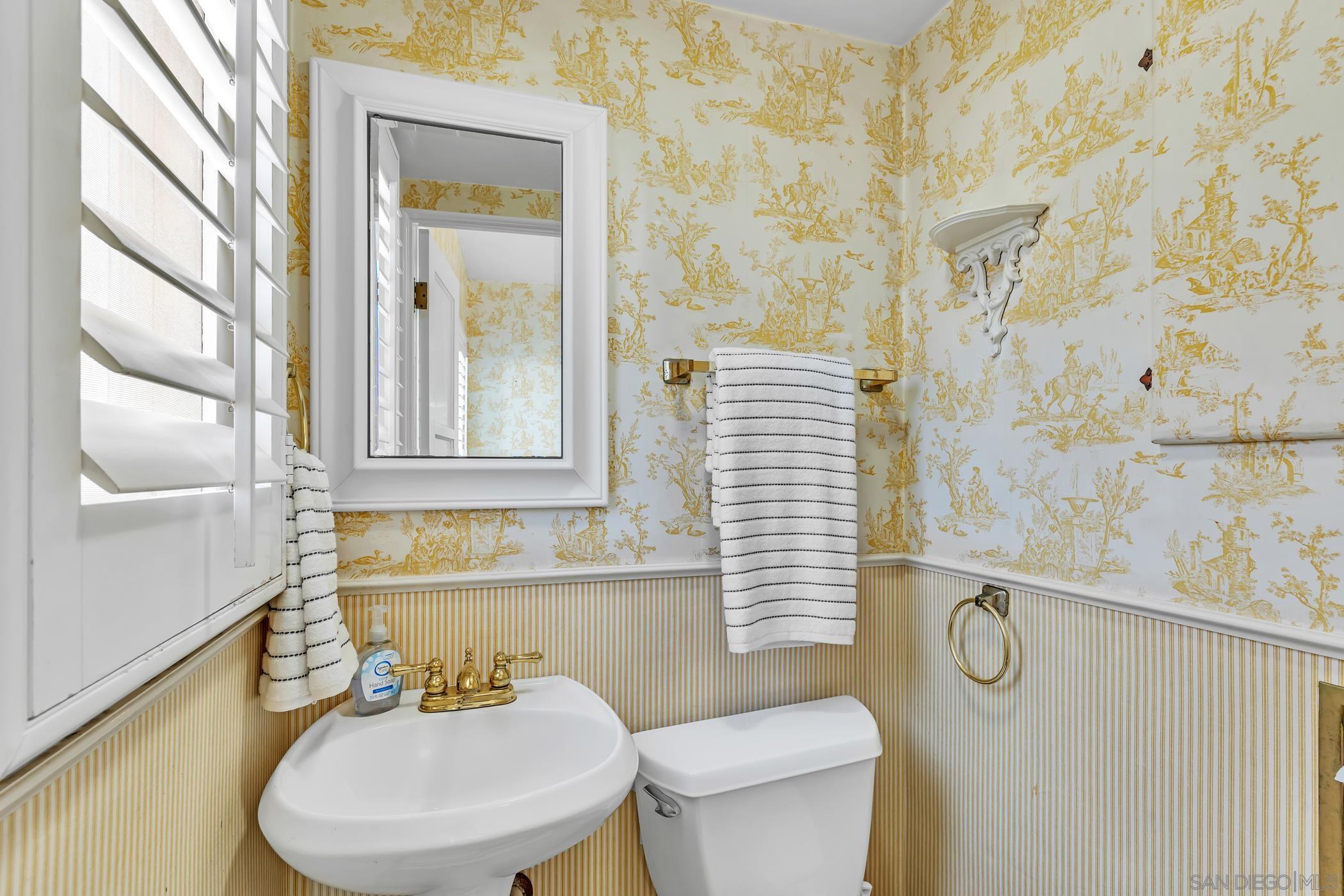 Detail Gallery Image 14 of 38 For 1405  10th Street, Coronado,  CA 92118 - 4 Beds | 3/1 Baths