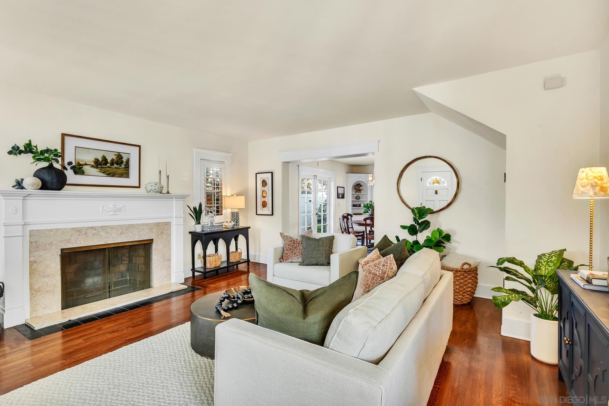 Detail Gallery Image 3 of 38 For 1405  10th Street, Coronado,  CA 92118 - 4 Beds | 3/1 Baths