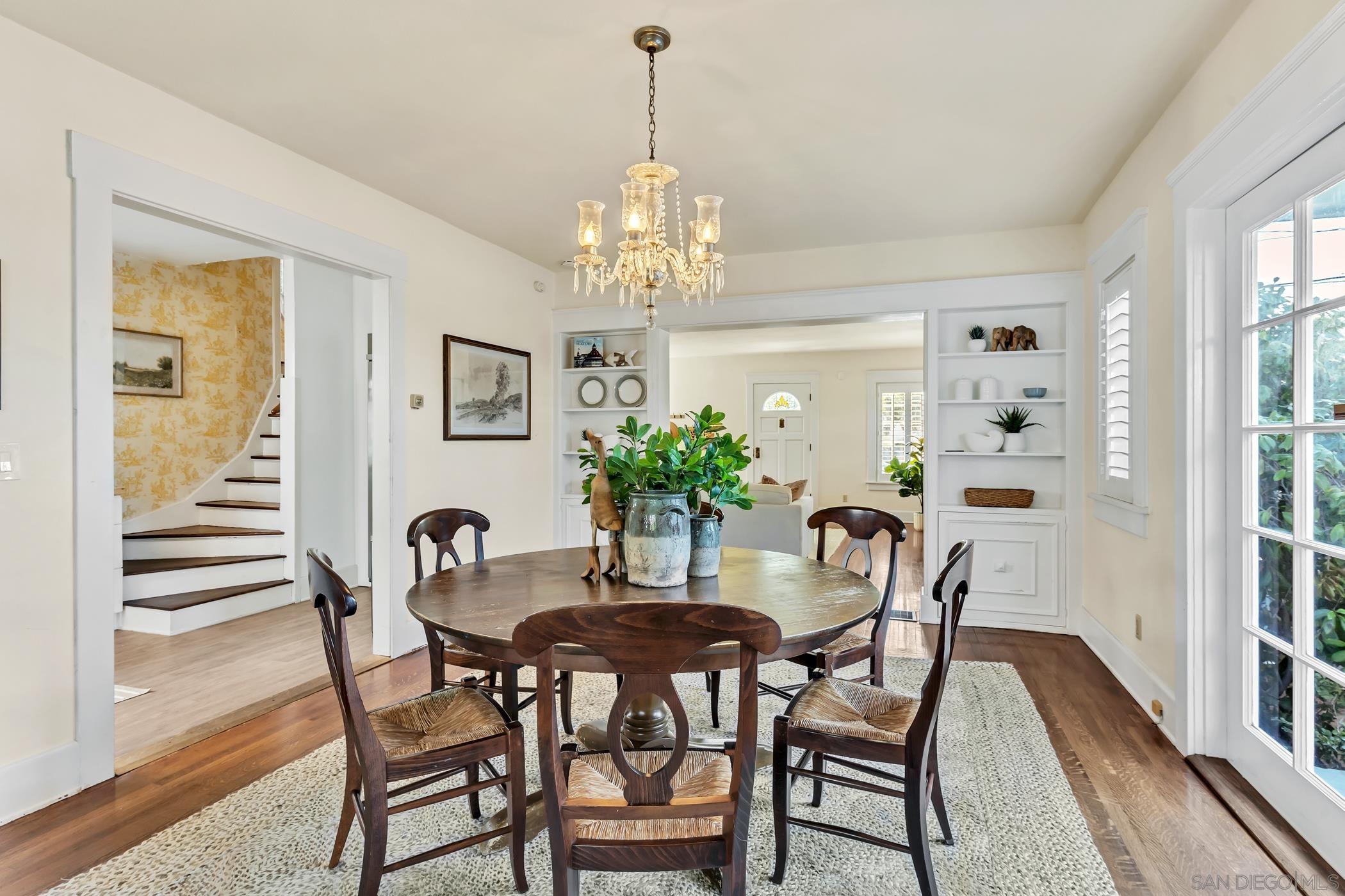 Detail Gallery Image 7 of 38 For 1405  10th Street, Coronado,  CA 92118 - 4 Beds | 3/1 Baths