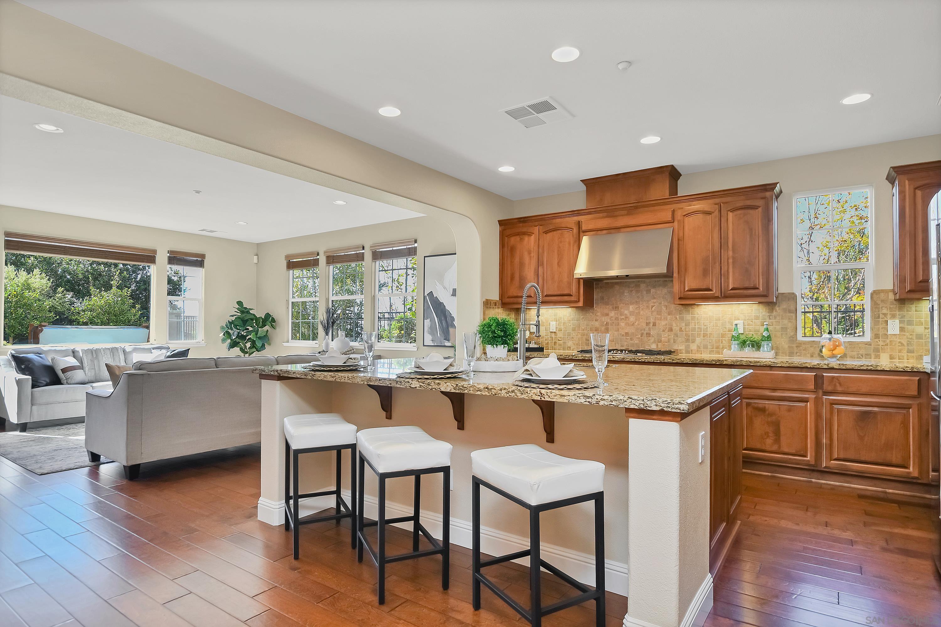 Detail Gallery Image 15 of 68 For 297  Drummond Drive, Hayward,  CA 94542 - 4 Beds | 4/1 Baths