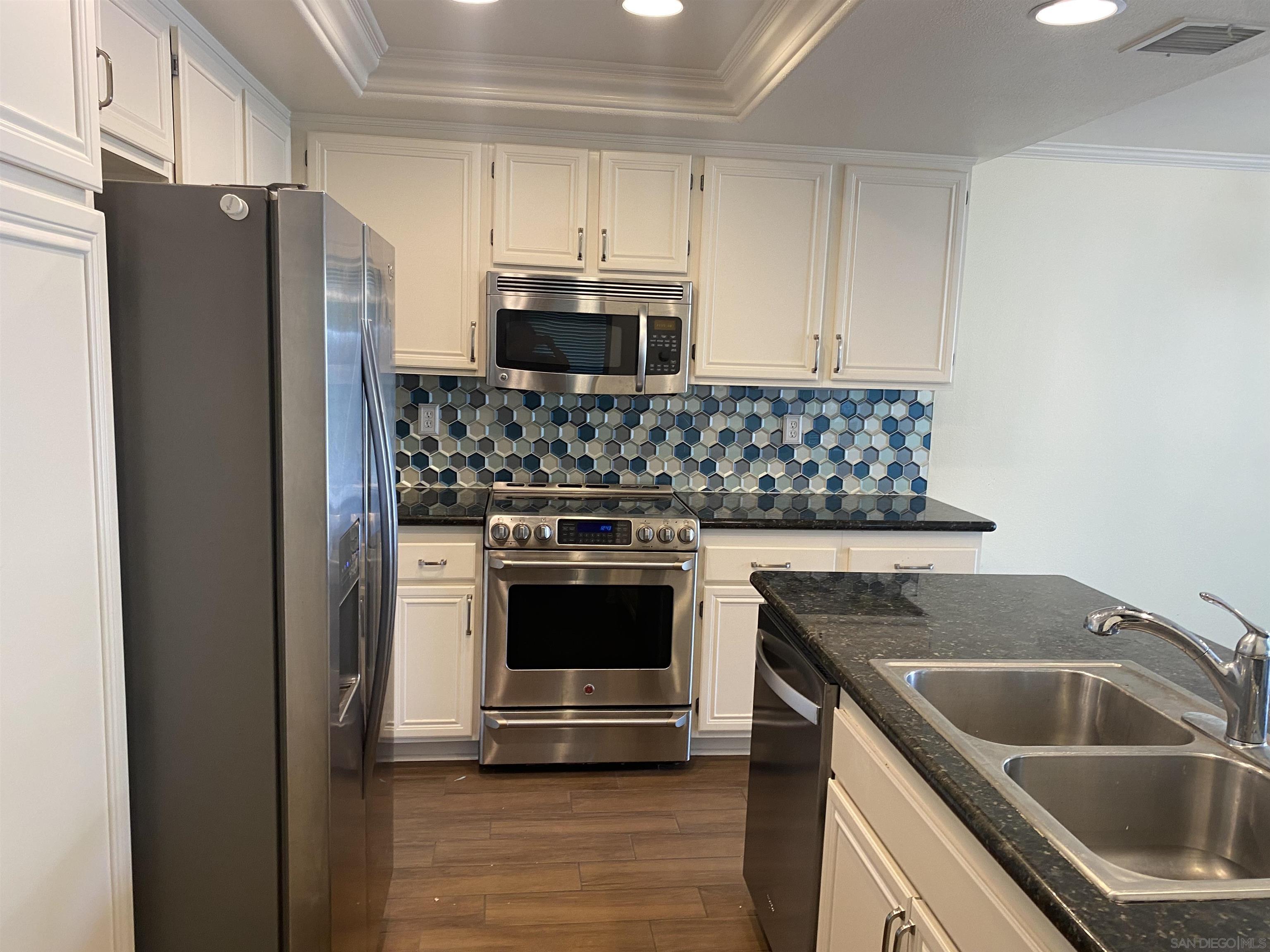 Detail Gallery Image 7 of 26 For 11820  11820 Caminito Ronaldo  121, San Diego,  CA 92128 - 3 Beds | 2 Baths