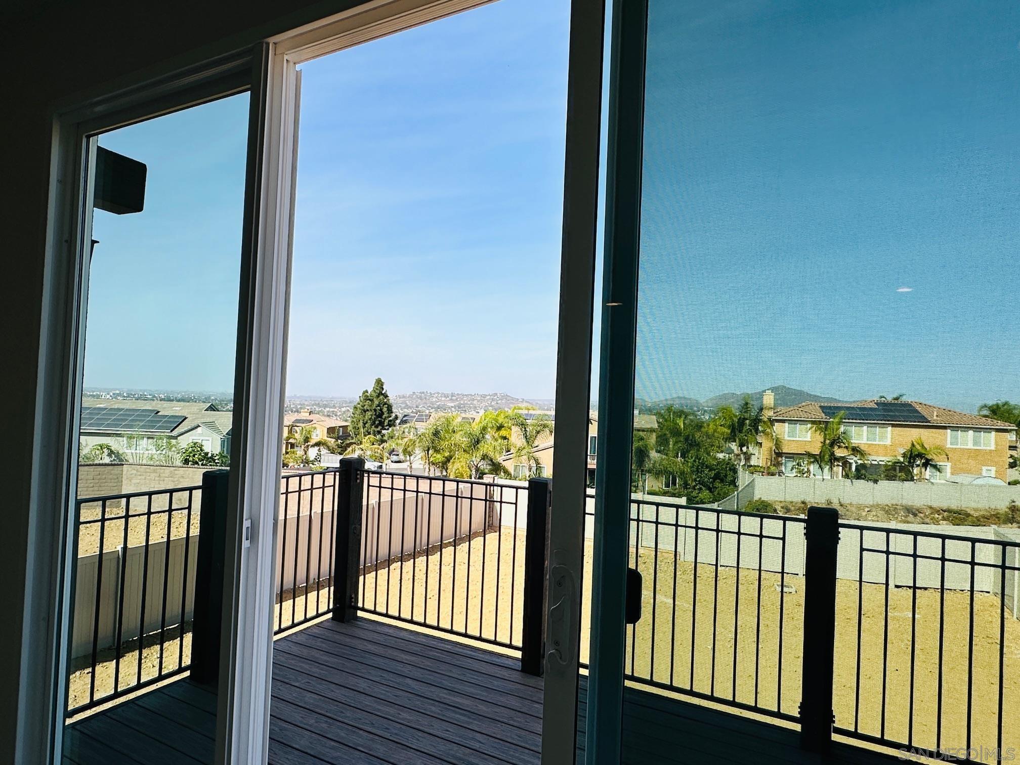 Detail Gallery Image 16 of 26 For 7830  La Mesa Summit Dr, La Mesa,  CA 91941 - 5 Beds | 4/1 Baths