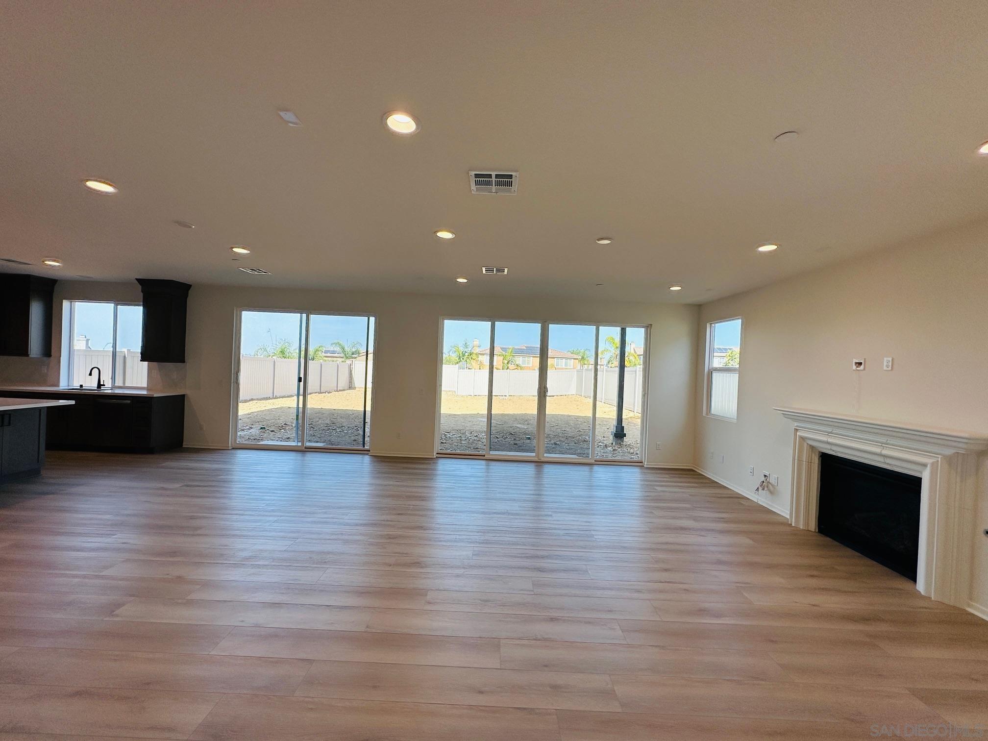 Detail Gallery Image 8 of 26 For 7830  La Mesa Summit Dr, La Mesa,  CA 91941 - 5 Beds | 4/1 Baths