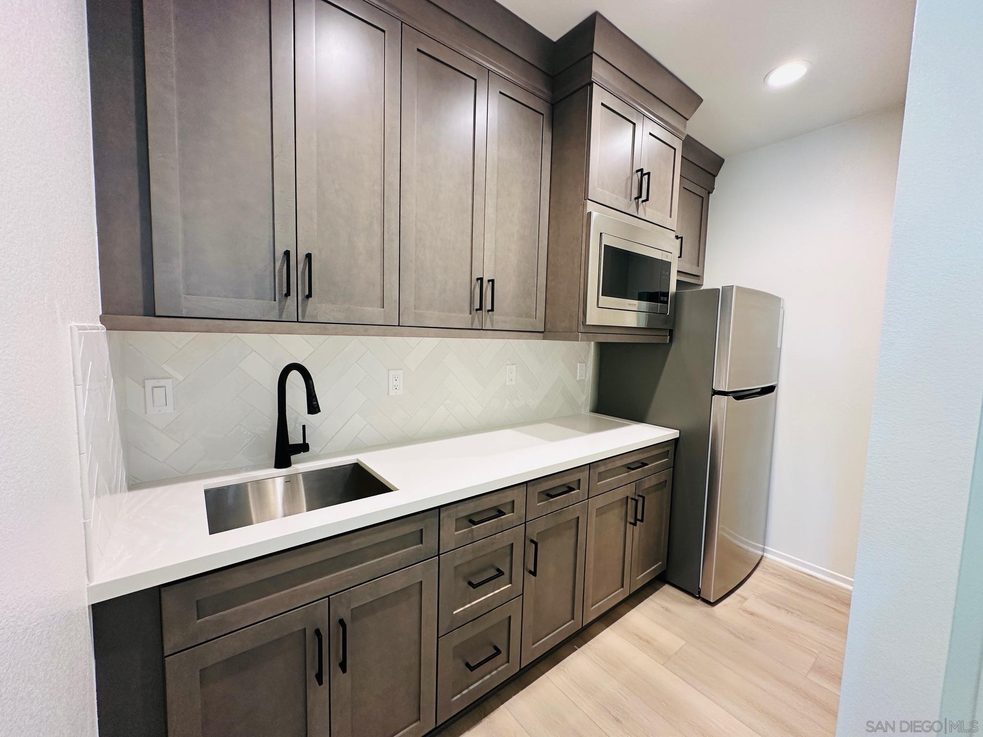 Detail Gallery Image 10 of 26 For 7830  La Mesa Summit Dr, La Mesa,  CA 91941 - 5 Beds | 4/1 Baths