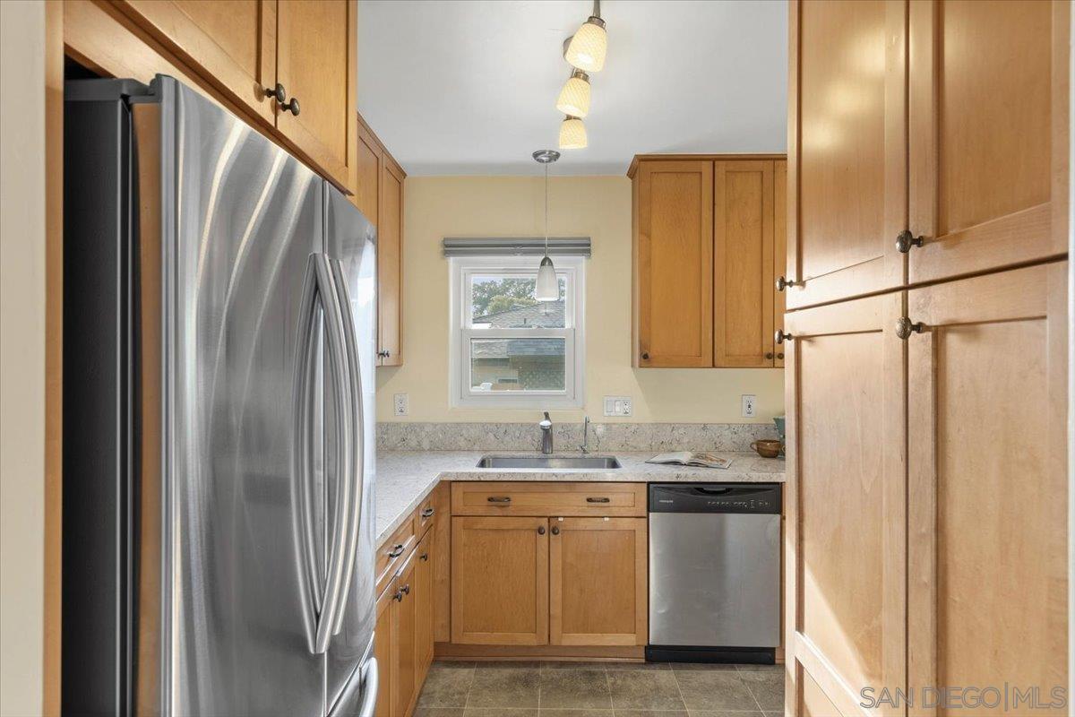 Detail Gallery Image 14 of 50 For 2303  Poinsettia Dr, San Diego,  CA 92106 - 2 Beds | 1 Baths