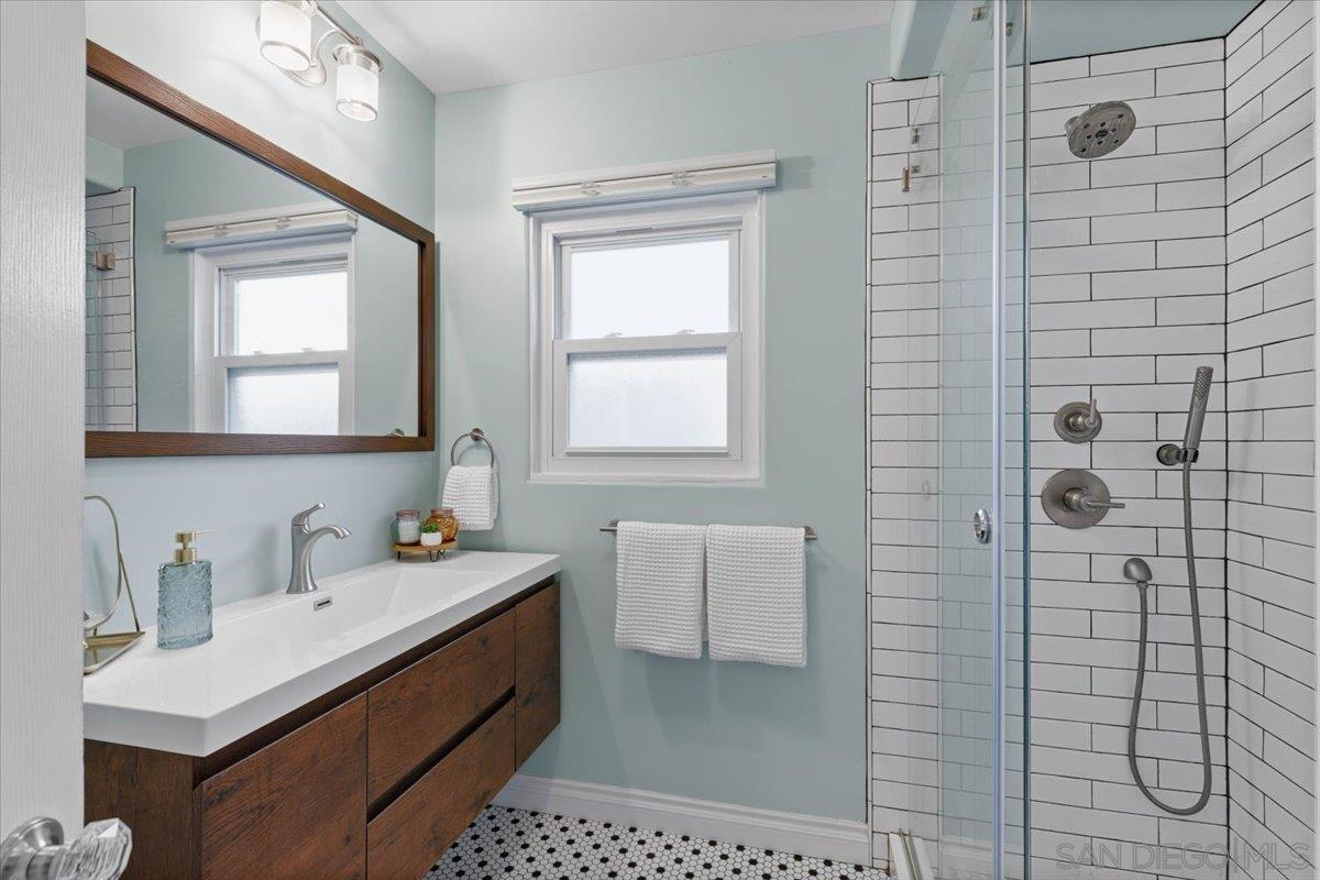 Detail Gallery Image 18 of 50 For 2303  Poinsettia Dr, San Diego,  CA 92106 - 2 Beds | 1 Baths