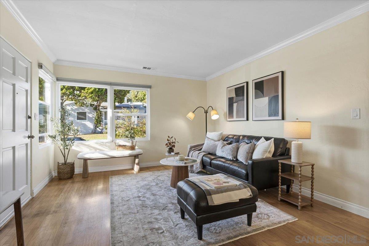 Detail Gallery Image 3 of 50 For 2303  Poinsettia Dr, San Diego,  CA 92106 - 2 Beds | 1 Baths