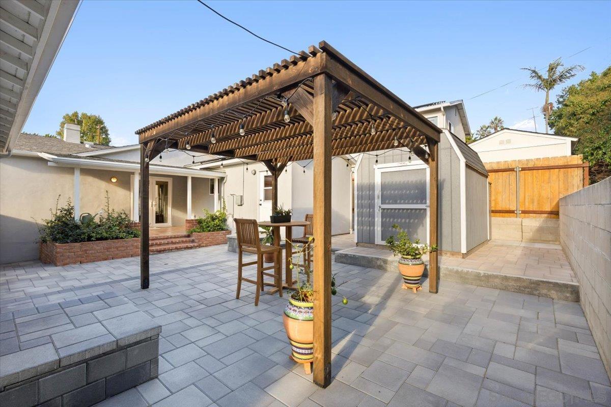 Detail Gallery Image 24 of 50 For 2303  Poinsettia Dr, San Diego,  CA 92106 - 2 Beds | 1 Baths