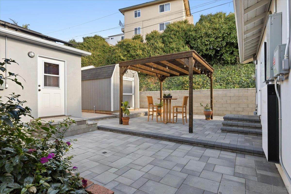 Detail Gallery Image 26 of 50 For 2303  Poinsettia Dr, San Diego,  CA 92106 - 2 Beds | 1 Baths