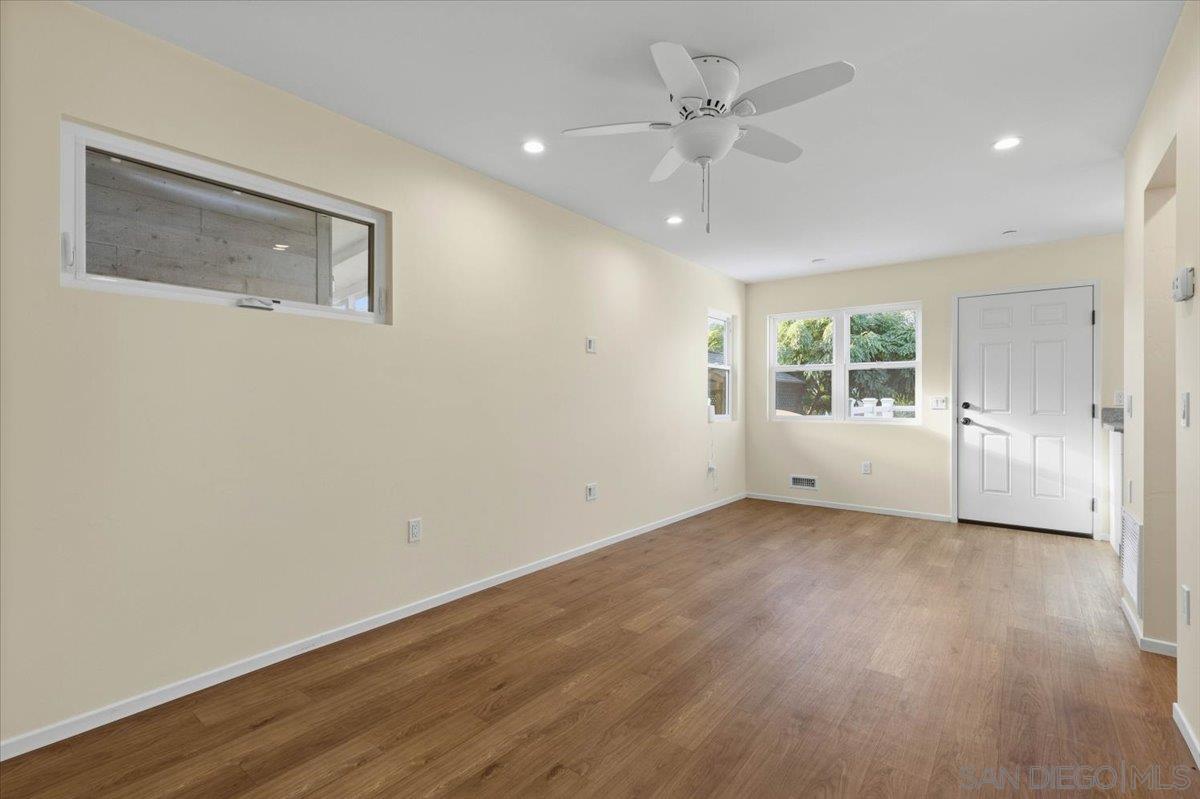 Detail Gallery Image 33 of 50 For 2303  Poinsettia Dr, San Diego,  CA 92106 - 2 Beds | 1 Baths