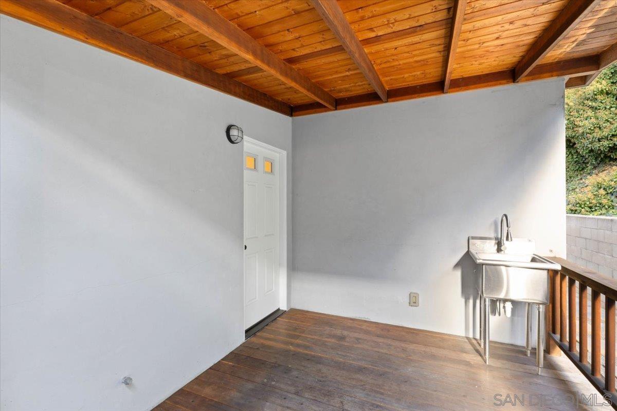 Detail Gallery Image 38 of 50 For 2303  Poinsettia Dr, San Diego,  CA 92106 - 2 Beds | 1 Baths