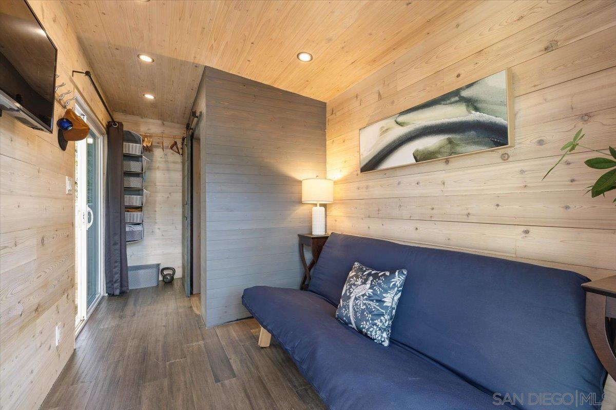 Detail Gallery Image 43 of 50 For 2303  Poinsettia Dr, San Diego,  CA 92106 - 2 Beds | 1 Baths