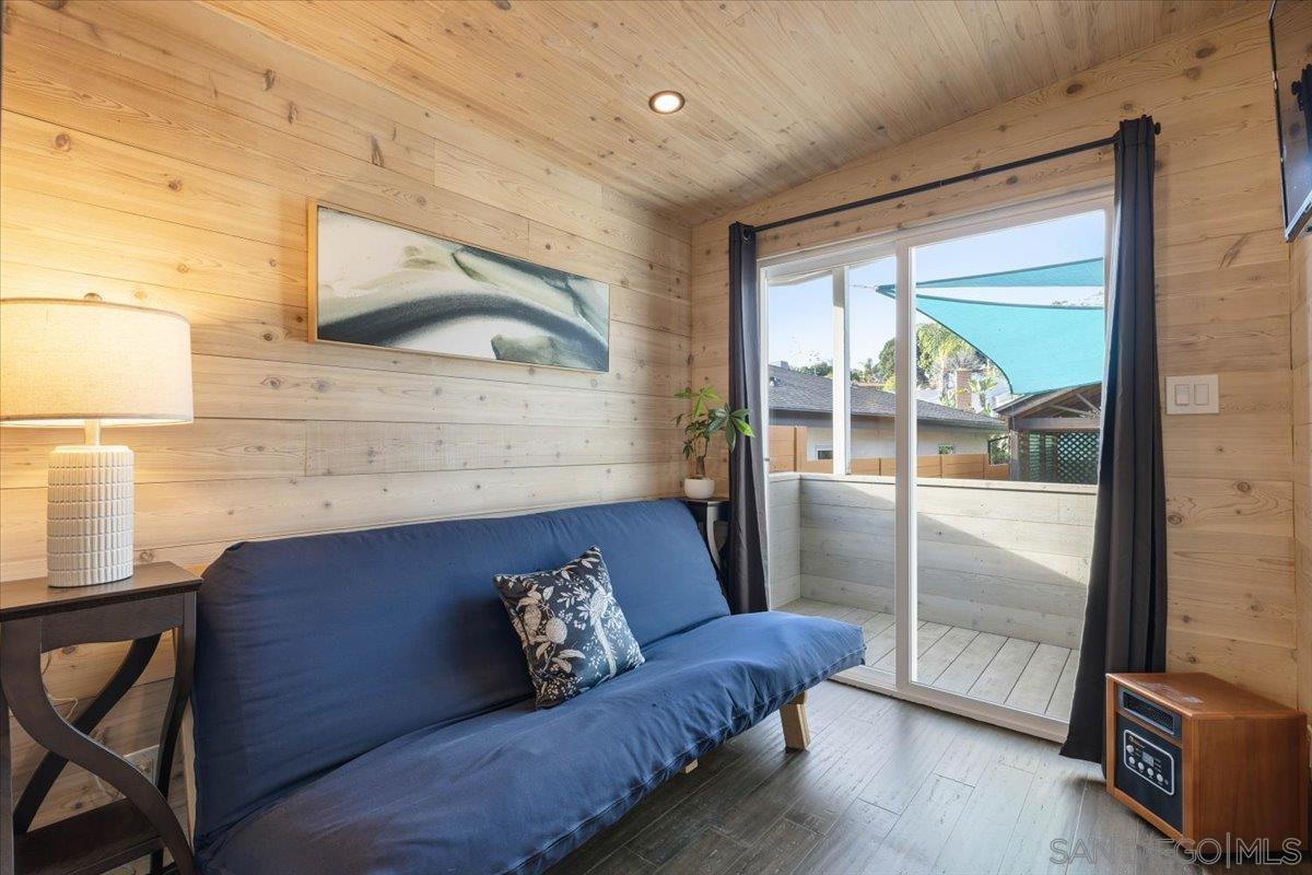 Detail Gallery Image 44 of 50 For 2303  Poinsettia Dr, San Diego,  CA 92106 - 2 Beds | 1 Baths