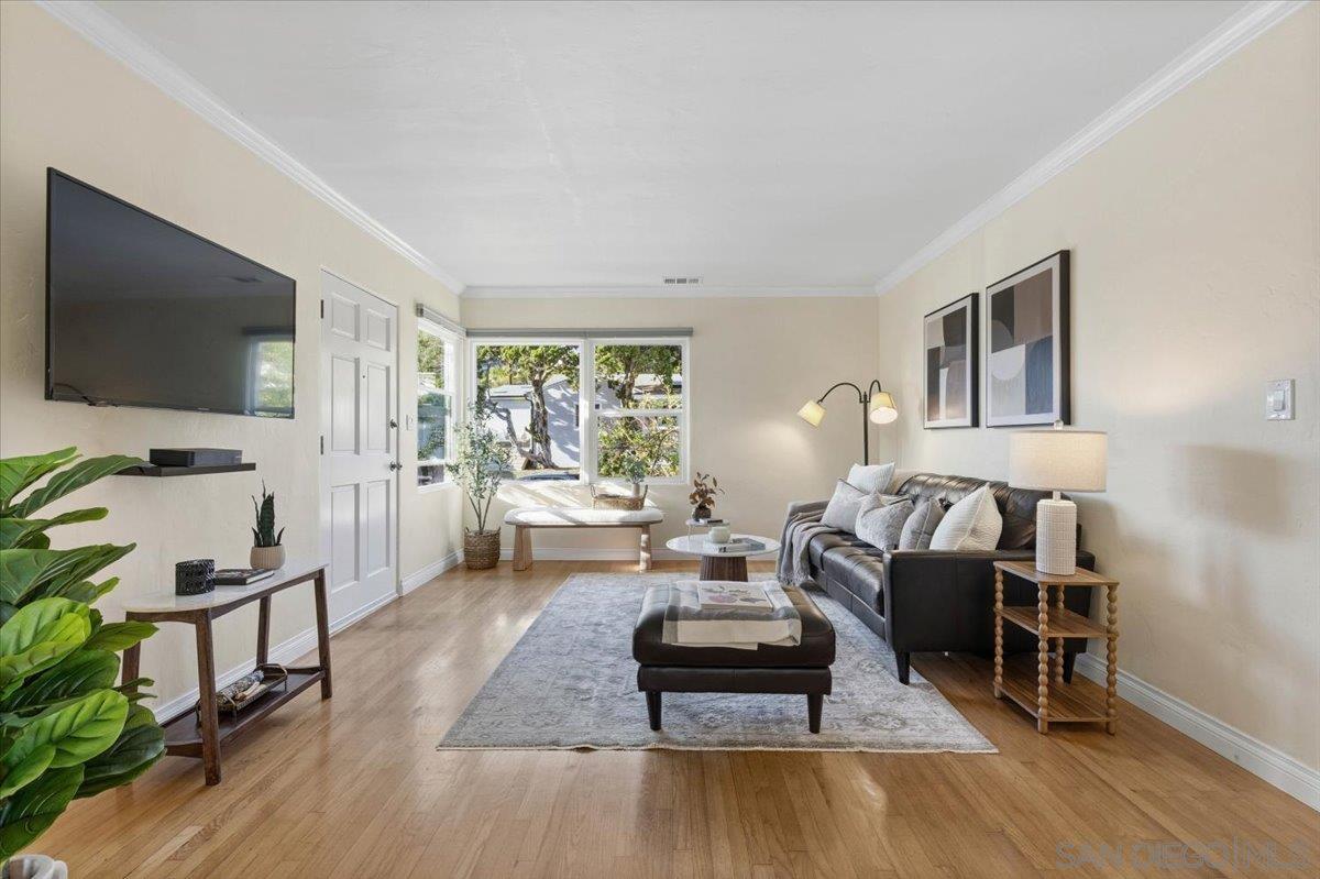 Detail Gallery Image 6 of 50 For 2303  Poinsettia Dr, San Diego,  CA 92106 - 2 Beds | 1 Baths