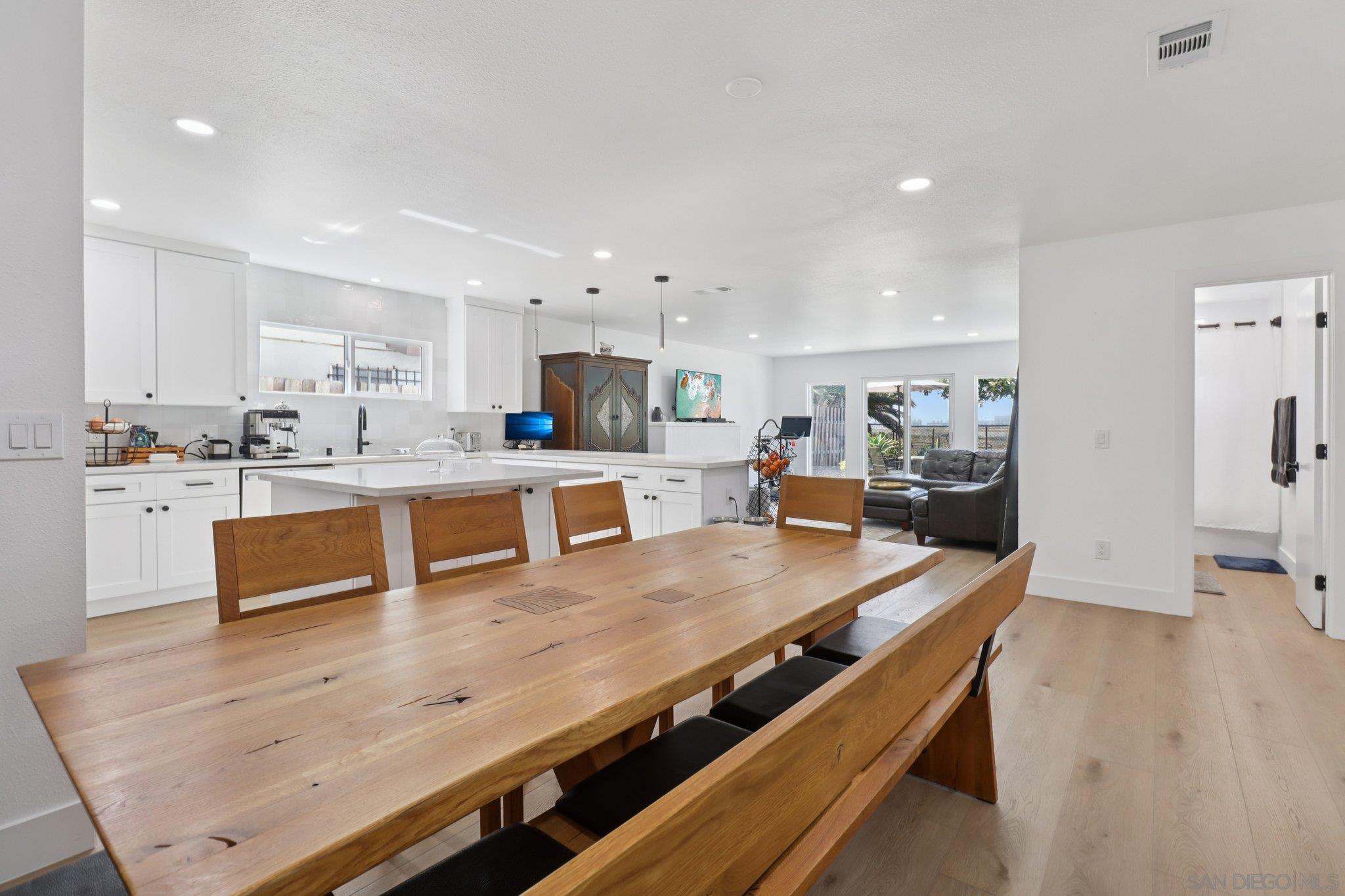 Detail Gallery Image 13 of 53 For 1360  5th St, Imperial Beach,  CA 91932 - 3 Beds | 2 Baths