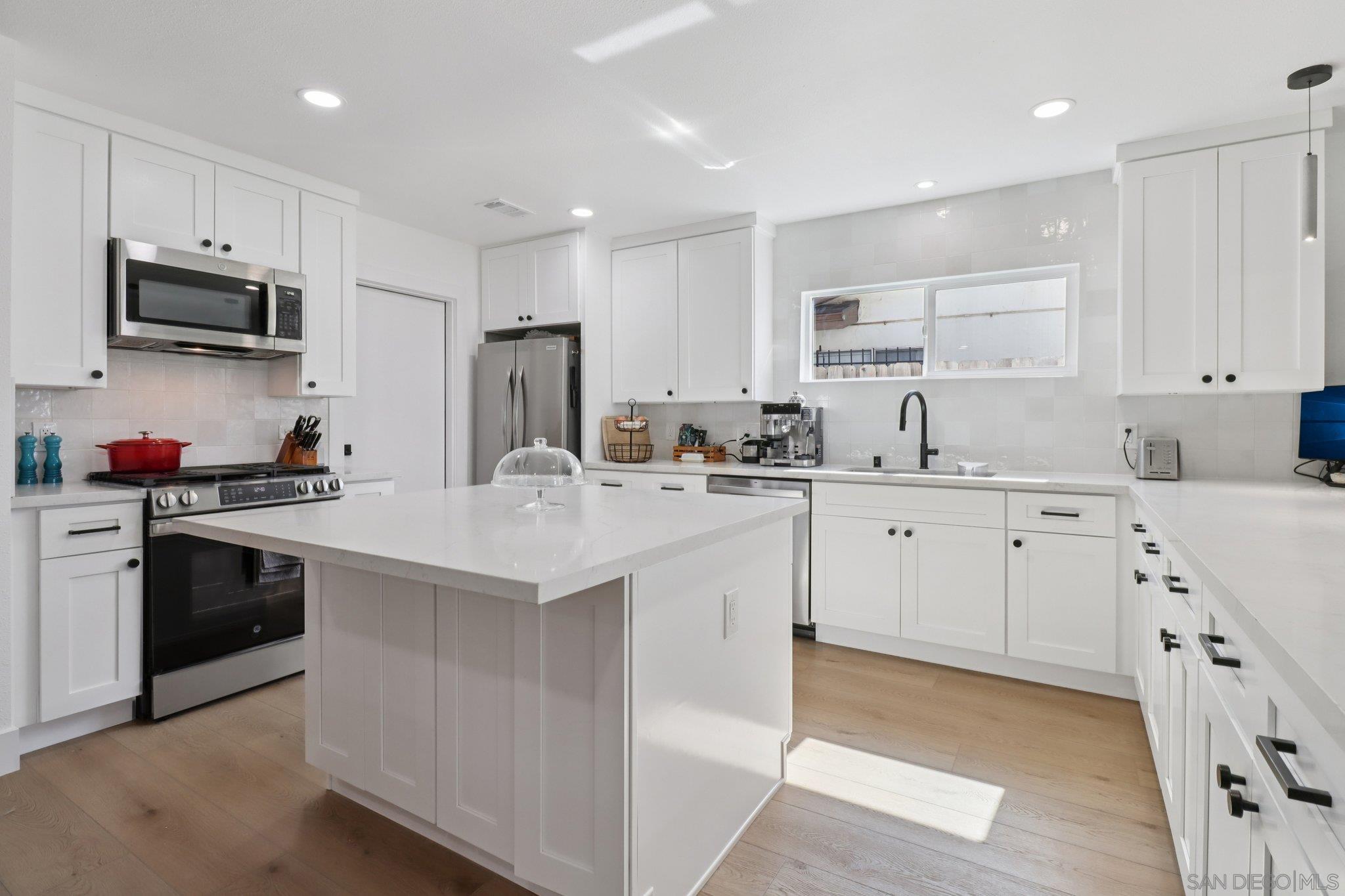 Detail Gallery Image 15 of 53 For 1360  5th St, Imperial Beach,  CA 91932 - 3 Beds | 2 Baths