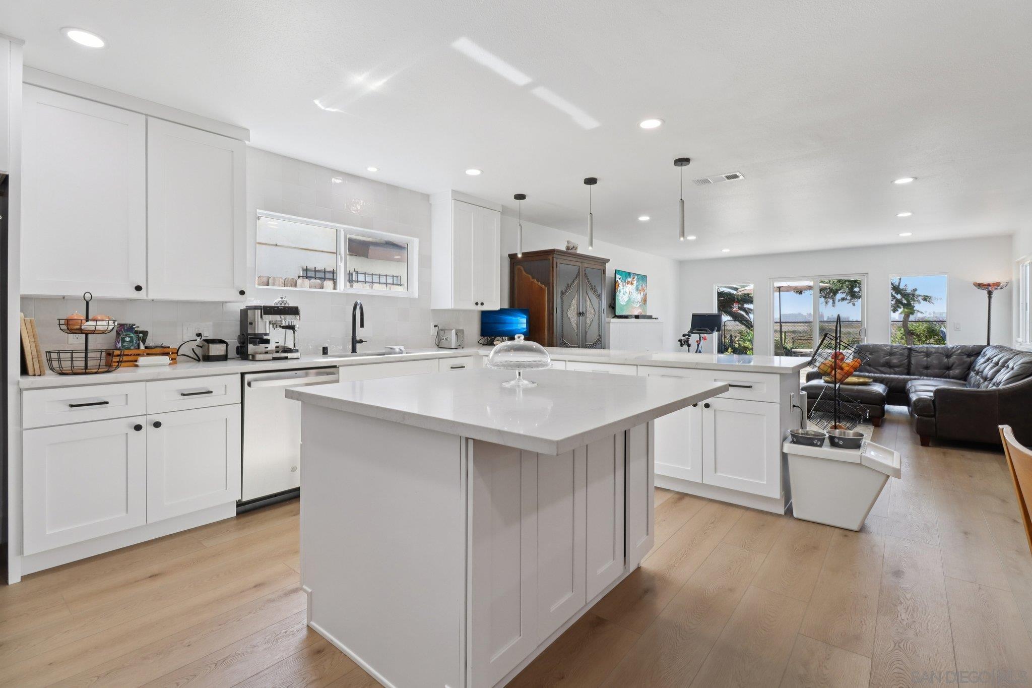 Detail Gallery Image 16 of 53 For 1360  5th St, Imperial Beach,  CA 91932 - 3 Beds | 2 Baths