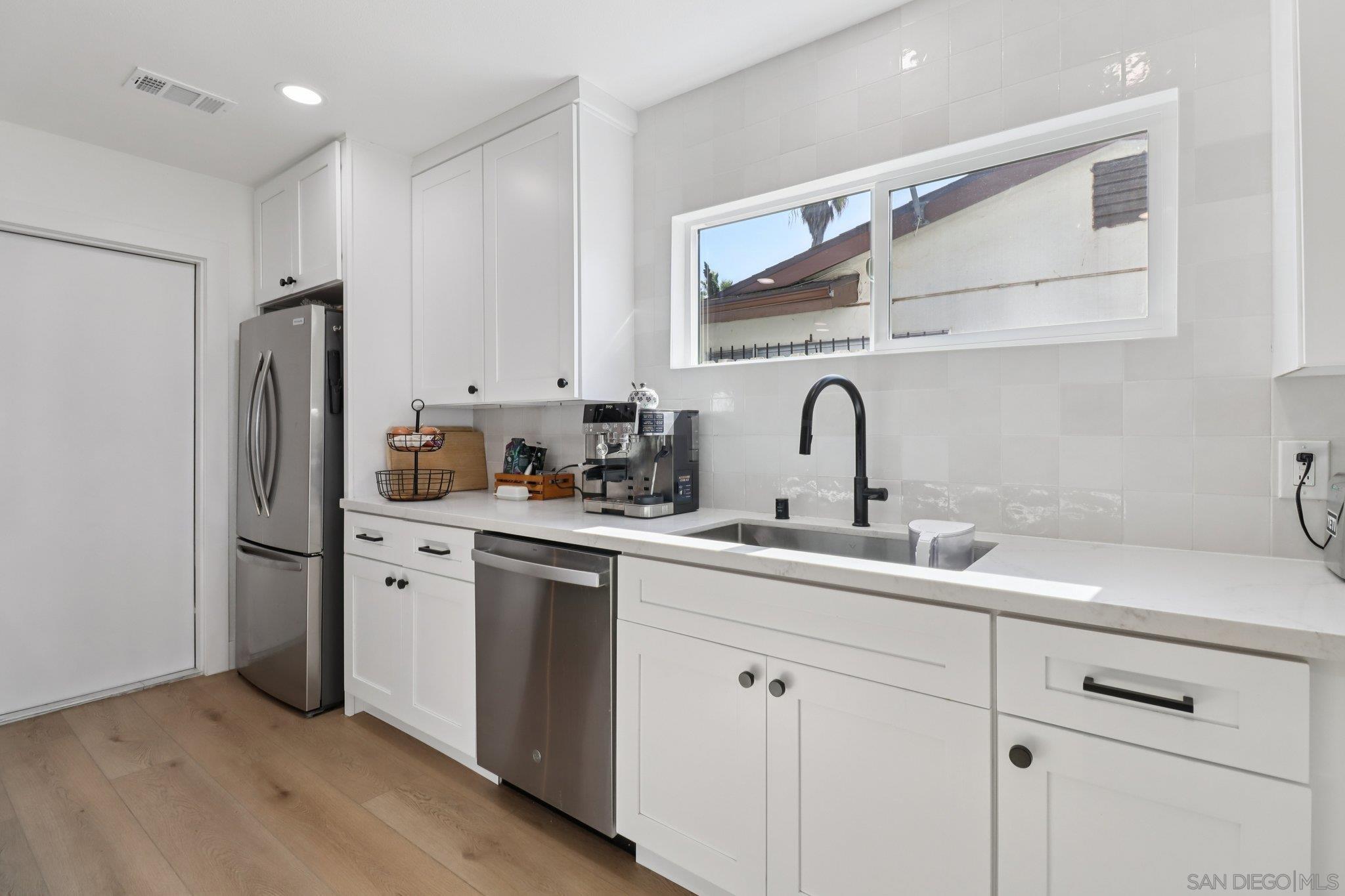 Detail Gallery Image 17 of 53 For 1360  5th St, Imperial Beach,  CA 91932 - 3 Beds | 2 Baths