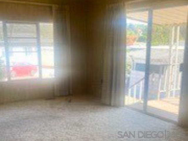 Detail Gallery Image 4 of 8 For 1380  Oak Hill Dr  #21,  Escondido,  CA 92027 - 2 Beds | 2 Baths