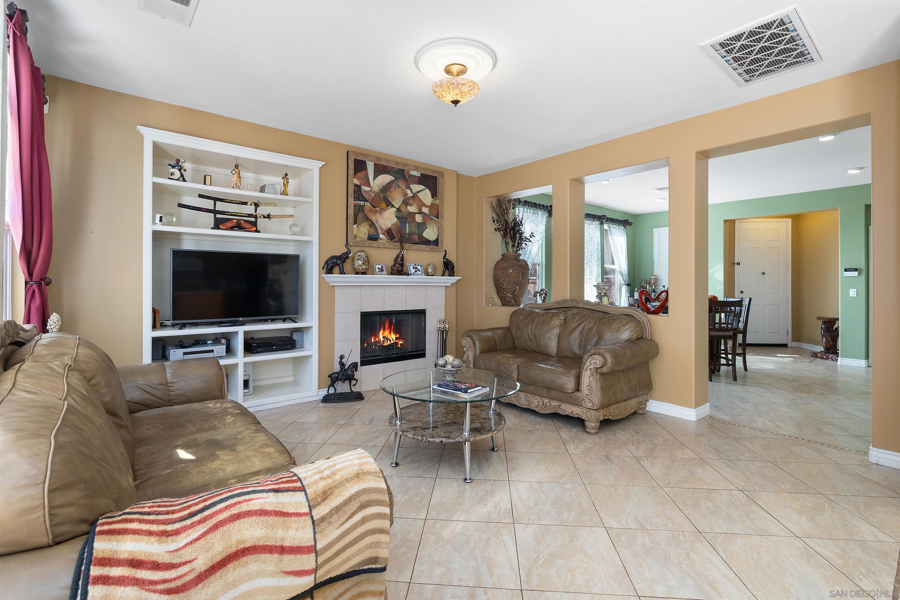 Detail Gallery Image 5 of 40 For 1871  Crystal Bluff Ct., San Diego,  CA 92154 - 4 Beds | 3 Baths