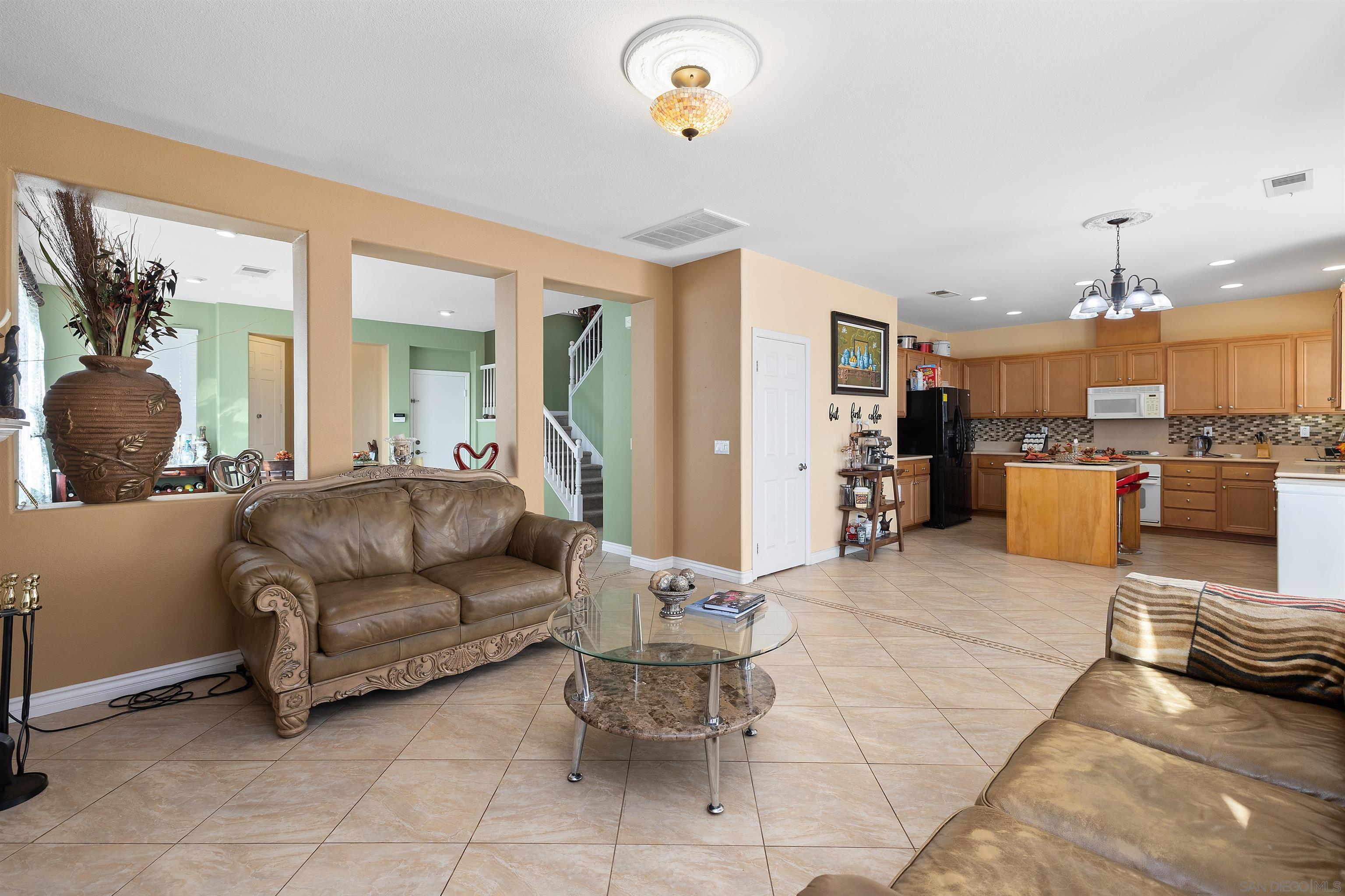 Detail Gallery Image 6 of 40 For 1871  Crystal Bluff Ct., San Diego,  CA 92154 - 4 Beds | 3 Baths