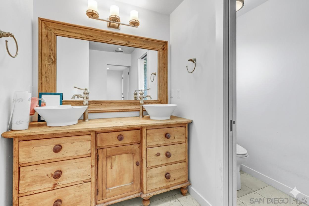 Detail Gallery Image 14 of 22 For 3335  Riviera Dr, San Diego,  CA 92109 - 3 Beds | 3 Baths