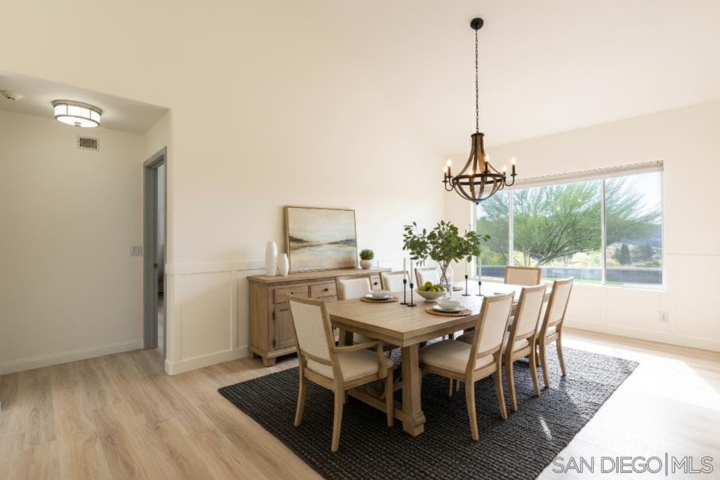 Detail Gallery Image 15 of 42 For 3649  Laketree, Fallbrook,  CA 92028 - 3 Beds | 3 Baths