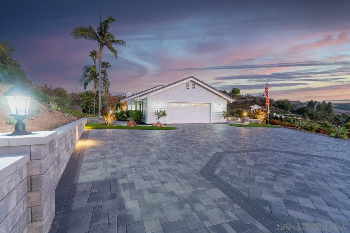 Detail Gallery Image 4 of 42 For 3649  Laketree, Fallbrook,  CA 92028 - 3 Beds | 3 Baths